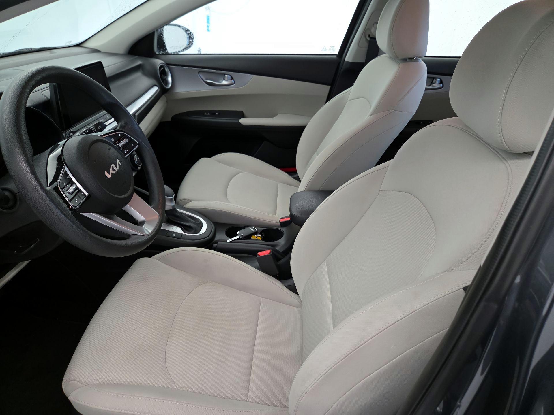 Thumbnail: 2023 Kia Forte - 11