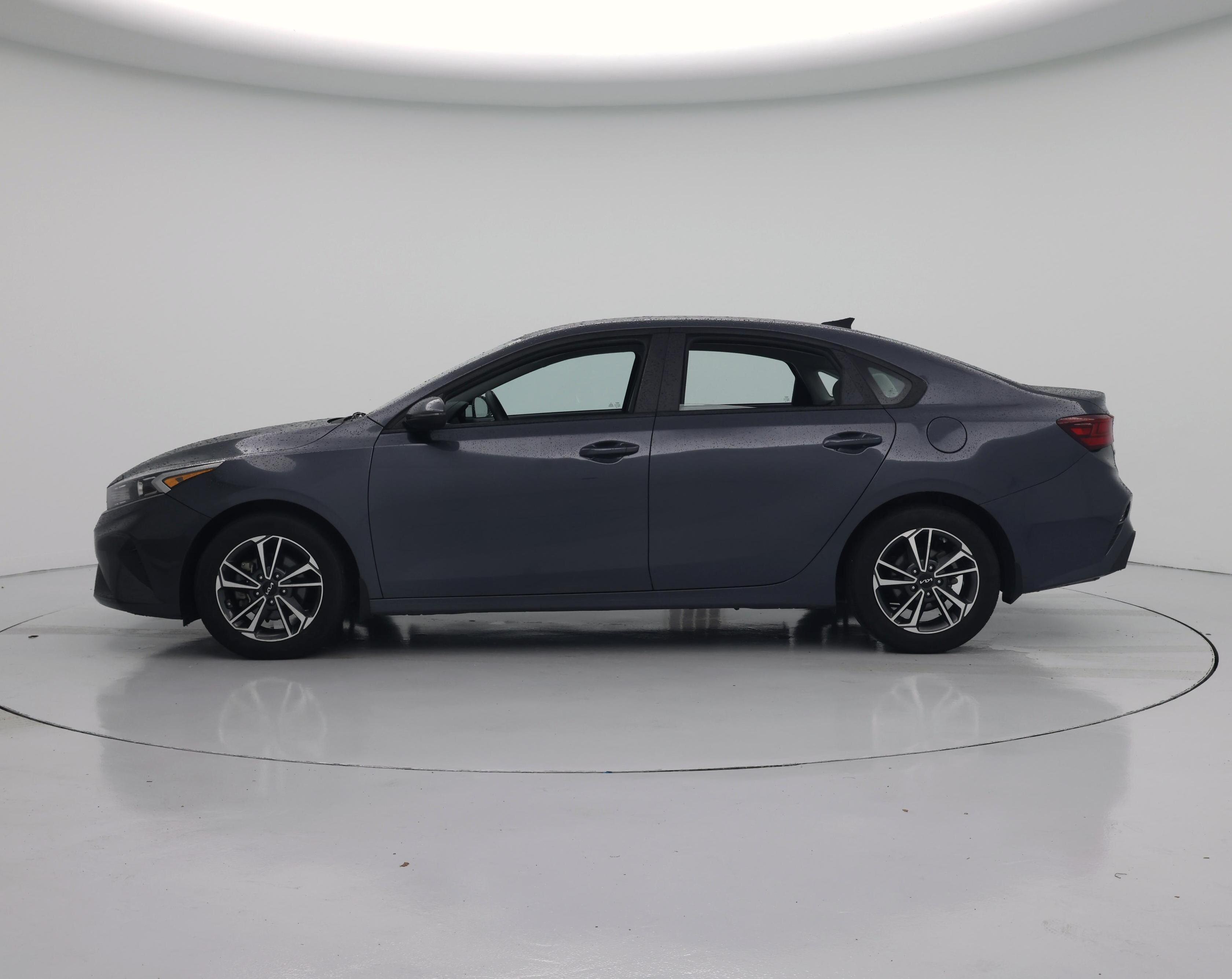 Thumbnail: 2023 Kia Forte - 3