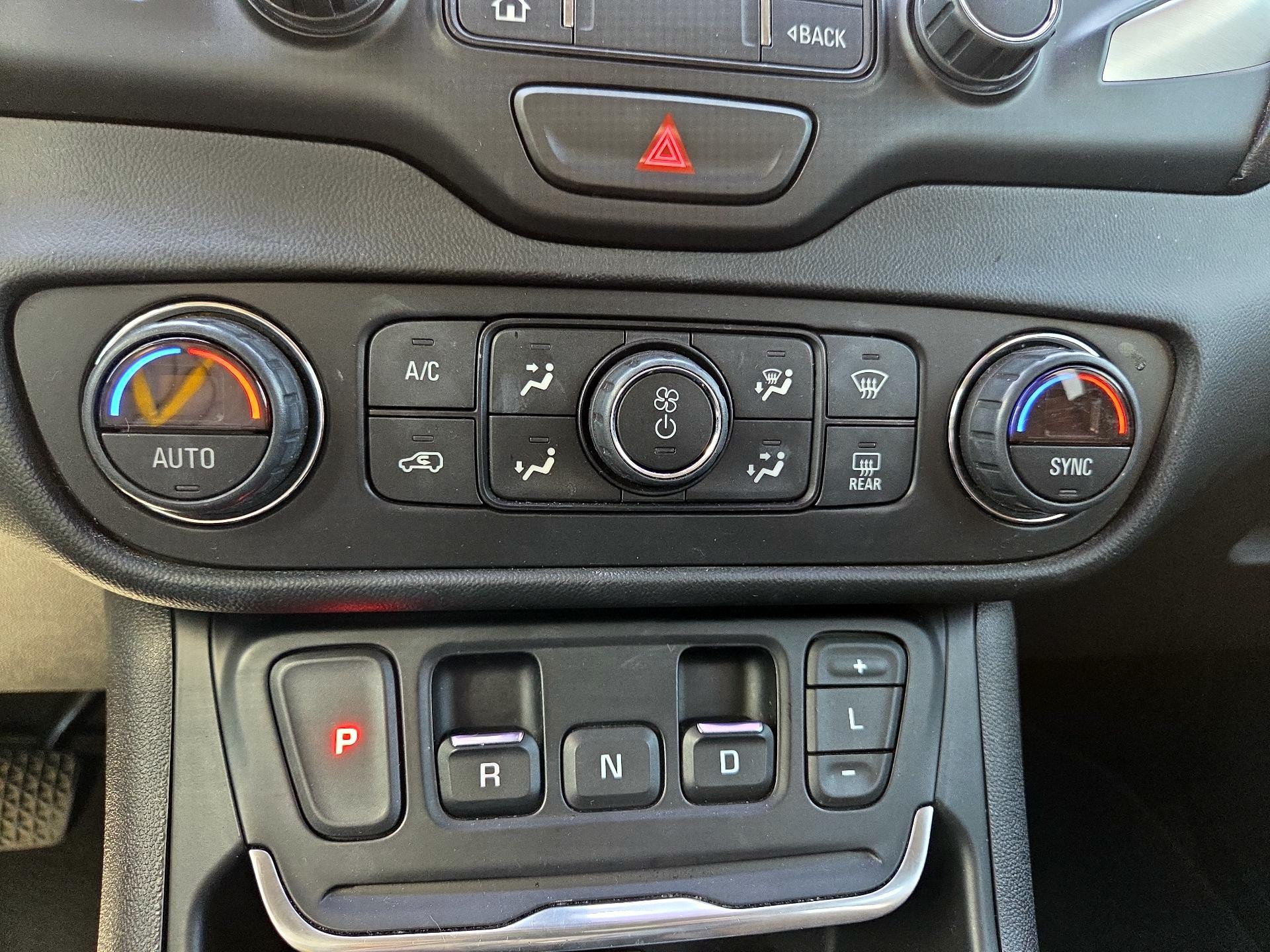 Thumbnail: 2020 GMC Terrain - 16
