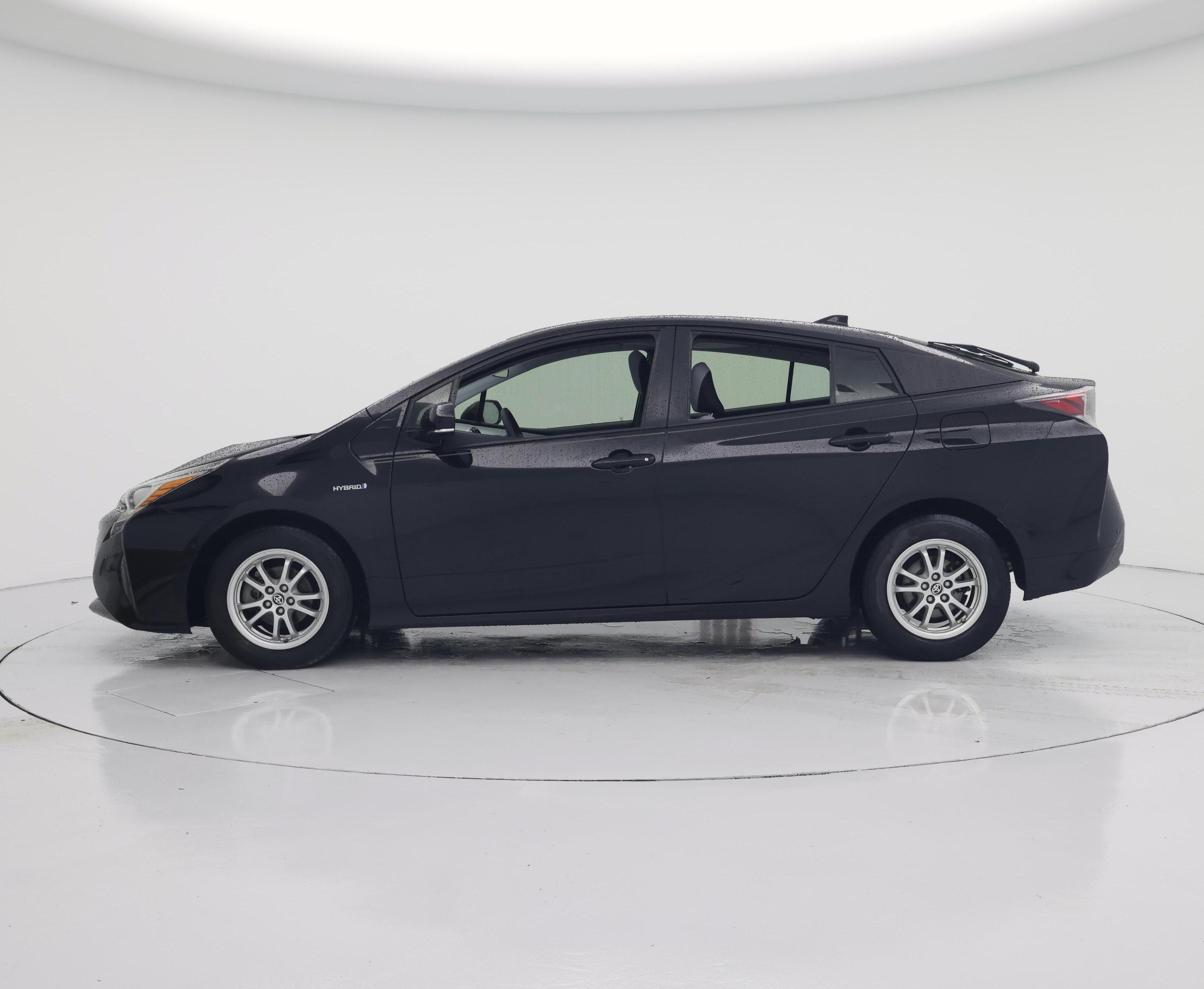 Thumbnail: 2017 Toyota Prius - 3