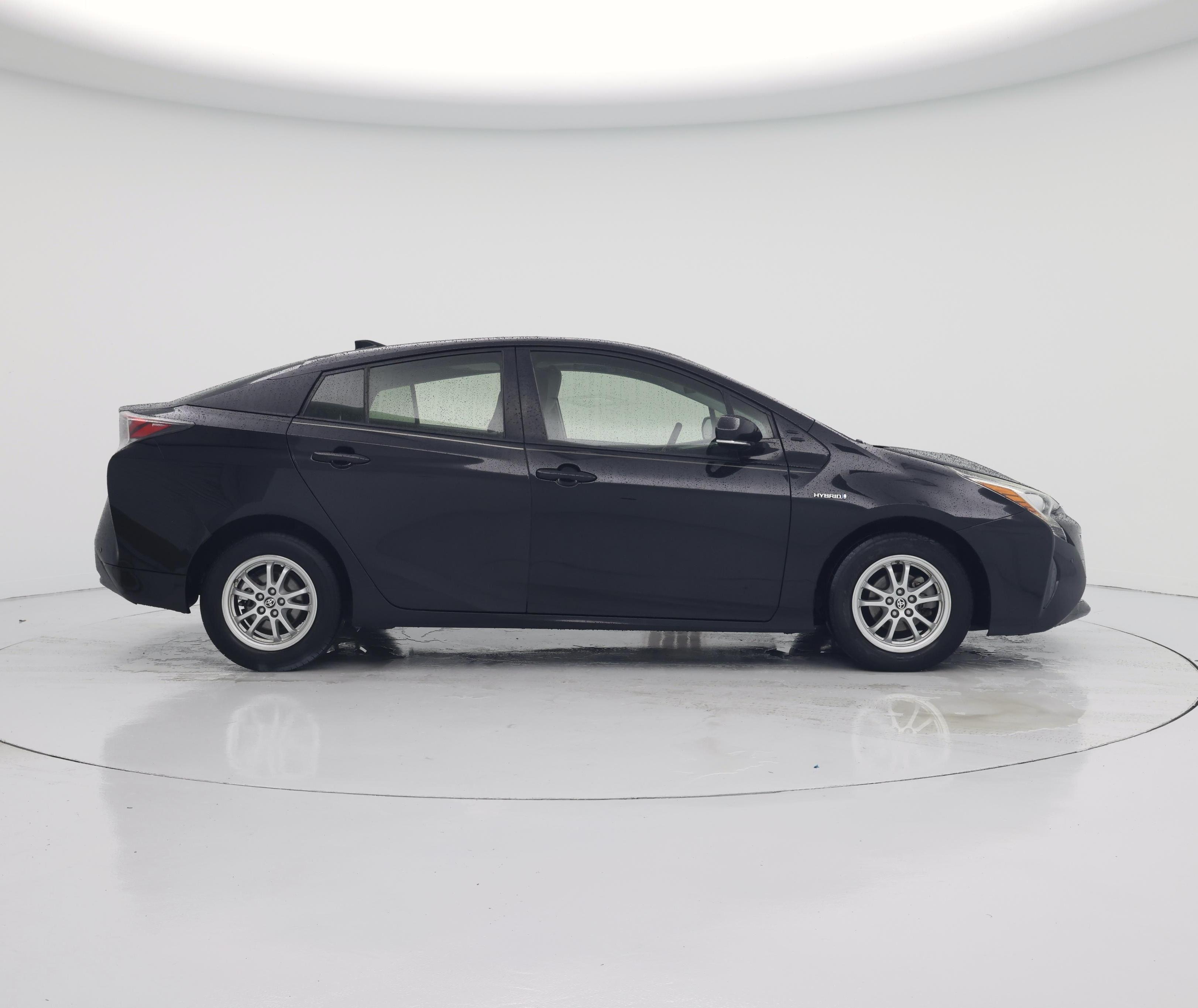 Thumbnail: 2017 Toyota Prius - 7