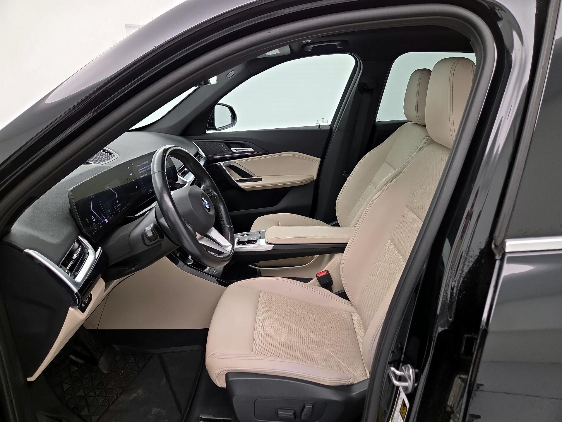 Thumbnail: 2023 BMW X1 - 11