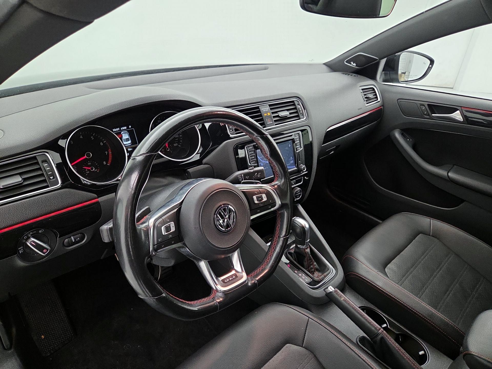 Thumbnail: 2017 Volkswagen Jetta - 9