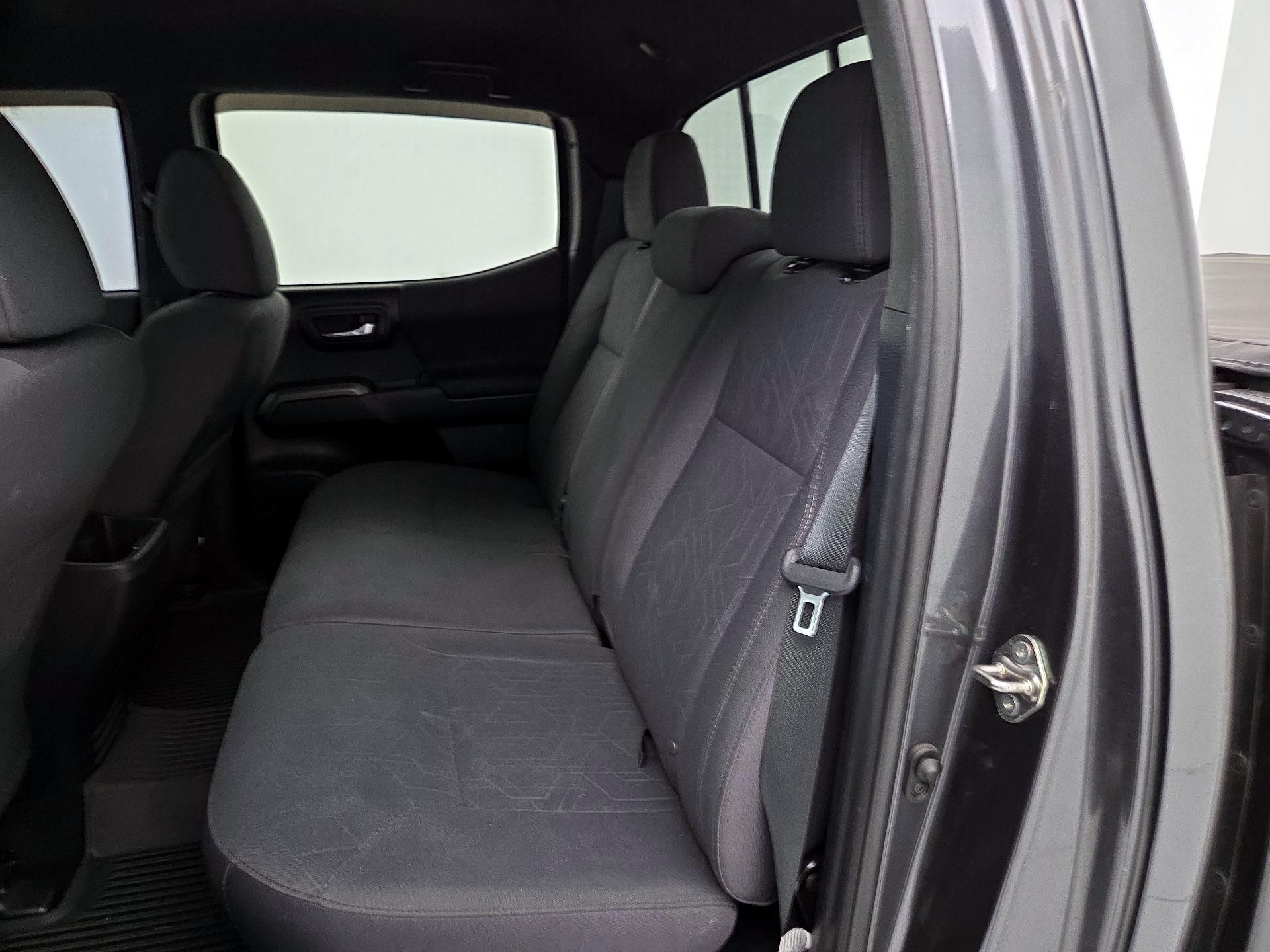 Thumbnail: 2019 Toyota Tacoma - 19