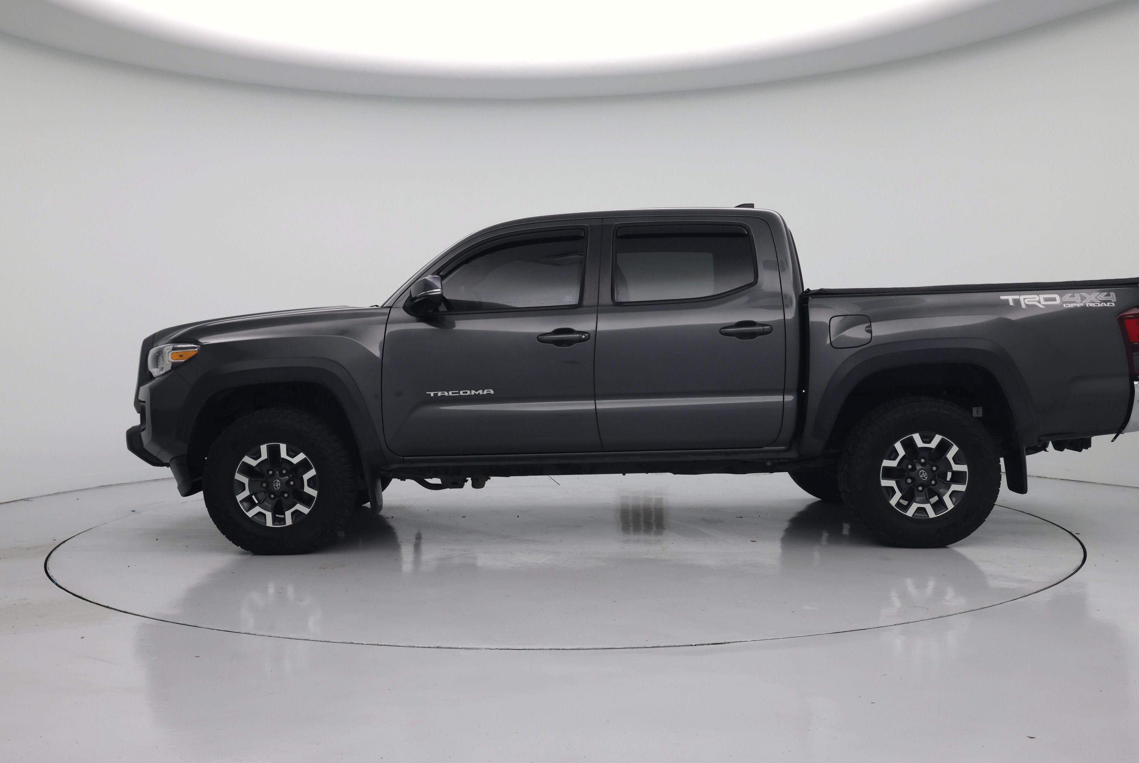 Thumbnail: 2019 Toyota Tacoma - 3
