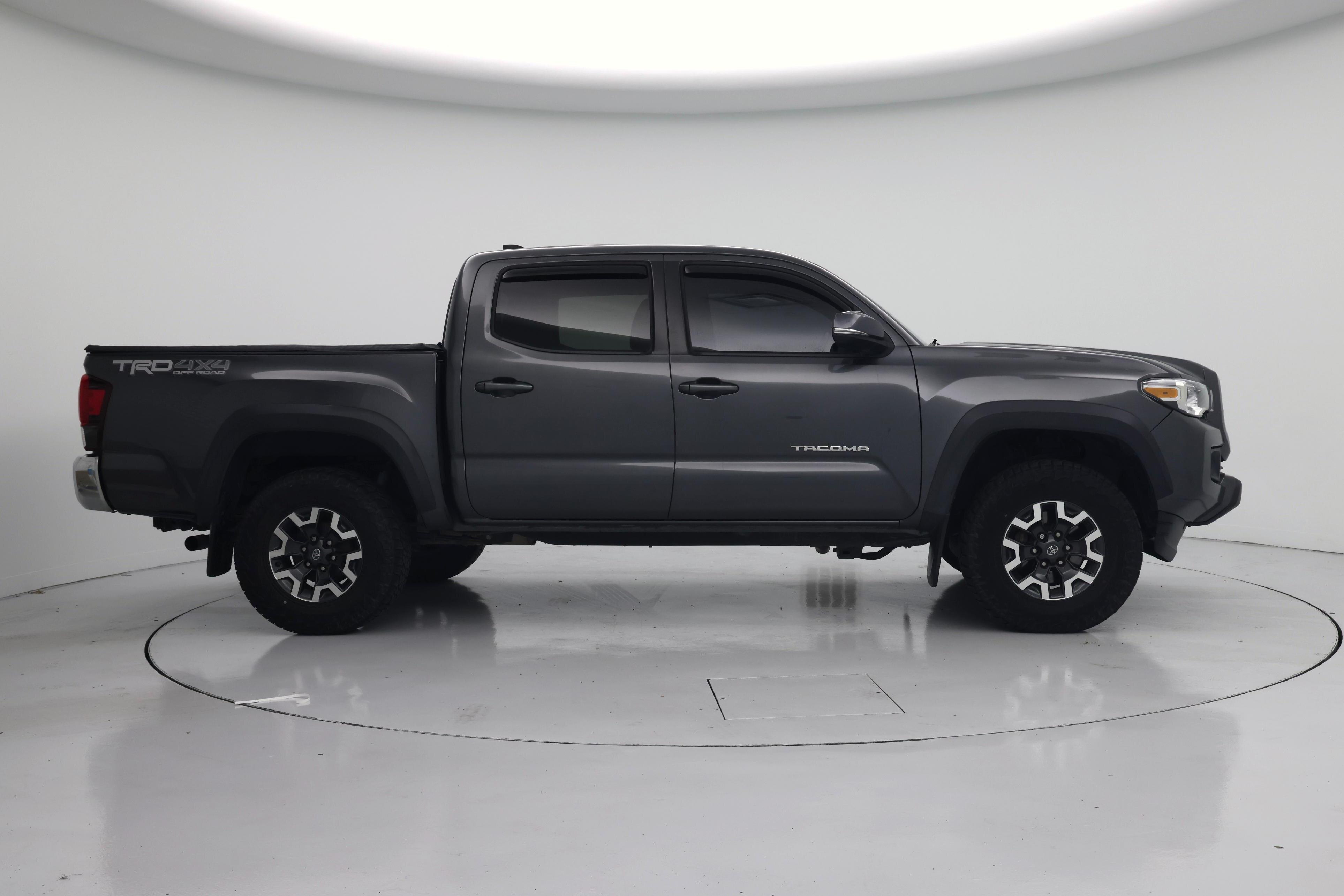 Thumbnail: 2019 Toyota Tacoma - 7