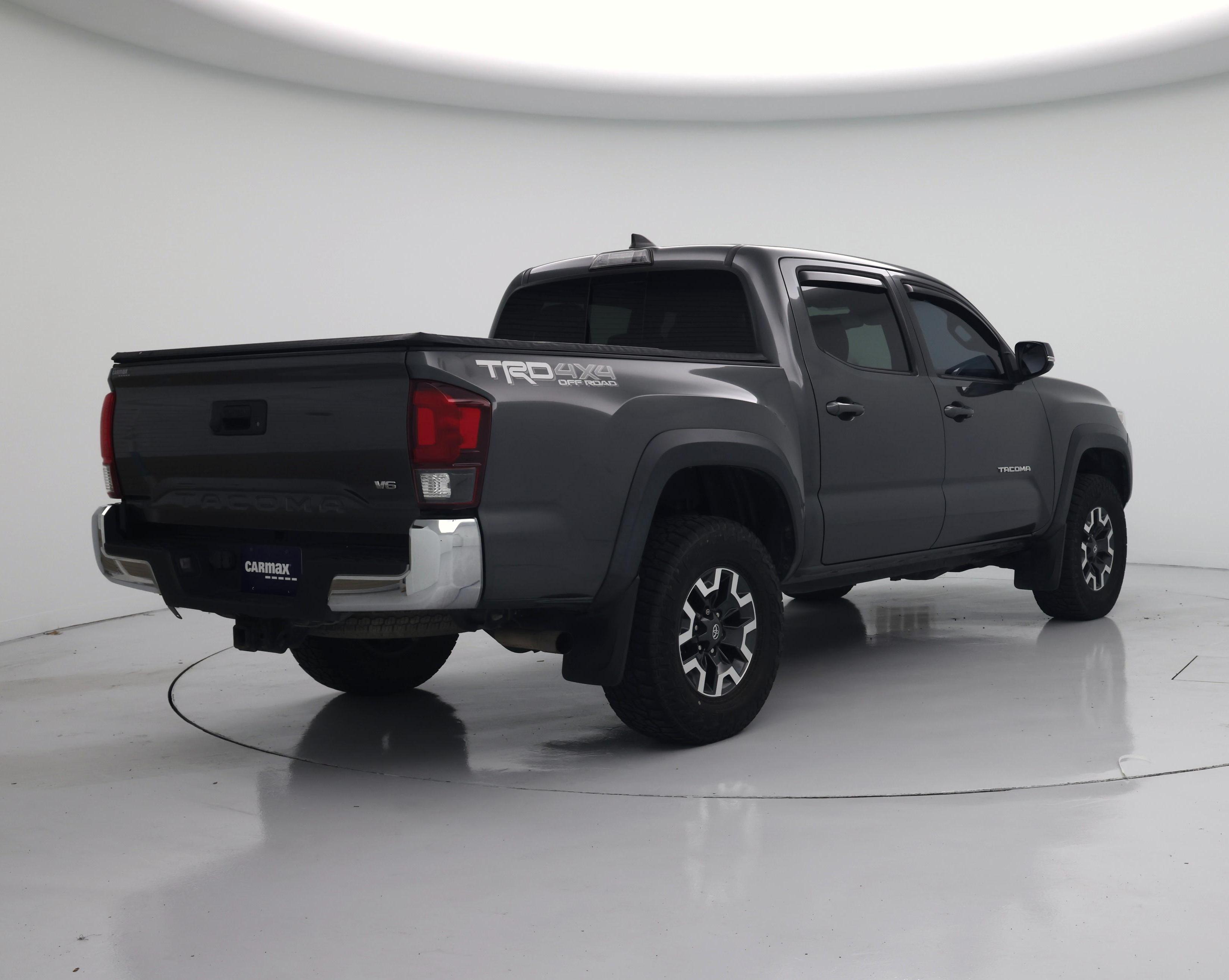 Thumbnail: 2019 Toyota Tacoma - 8