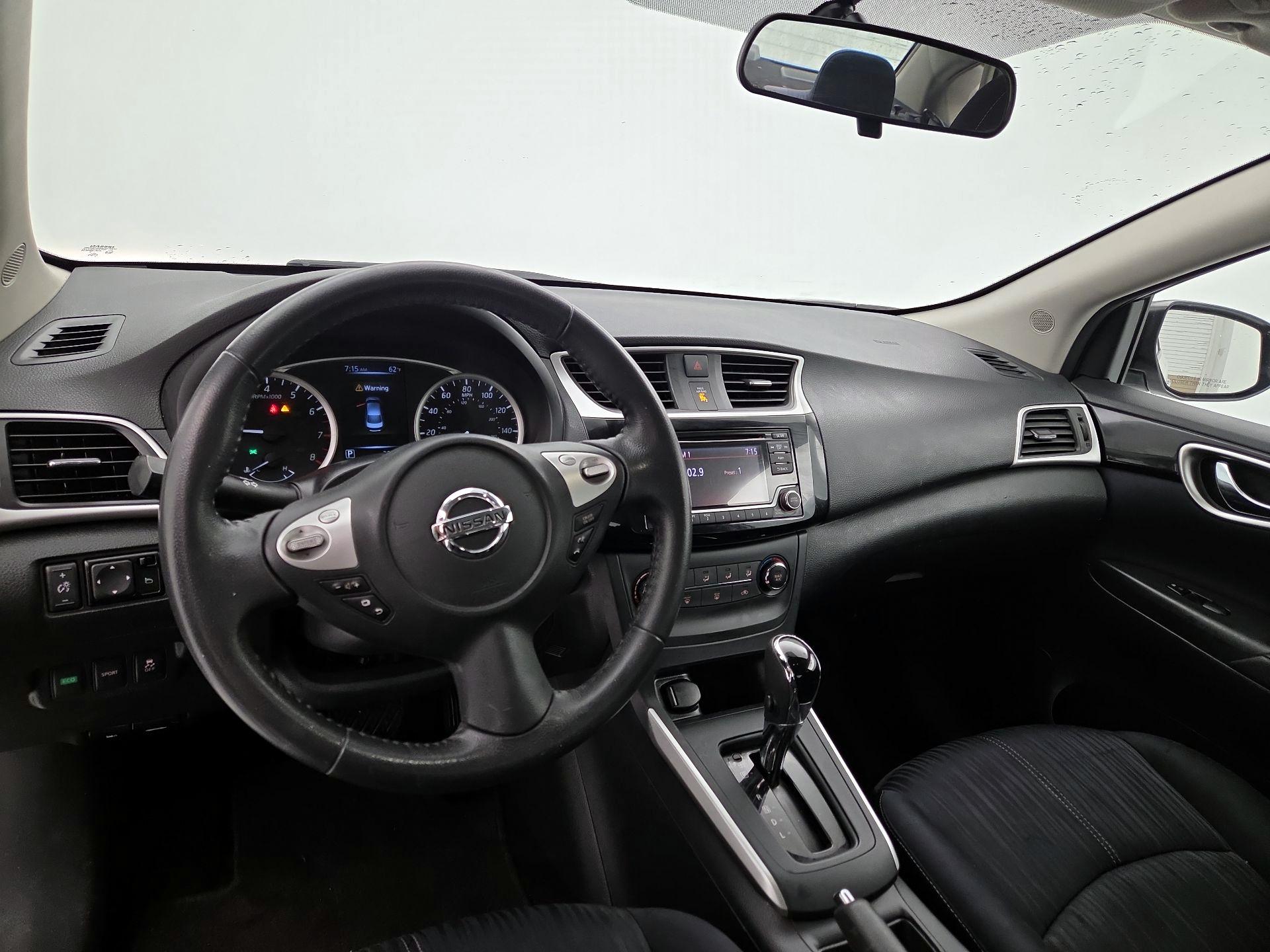 Thumbnail: 2016 Nissan Sentra - 9