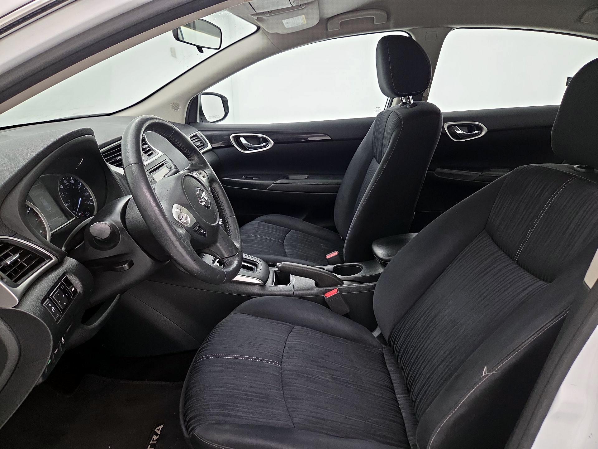 Thumbnail: 2016 Nissan Sentra - 11