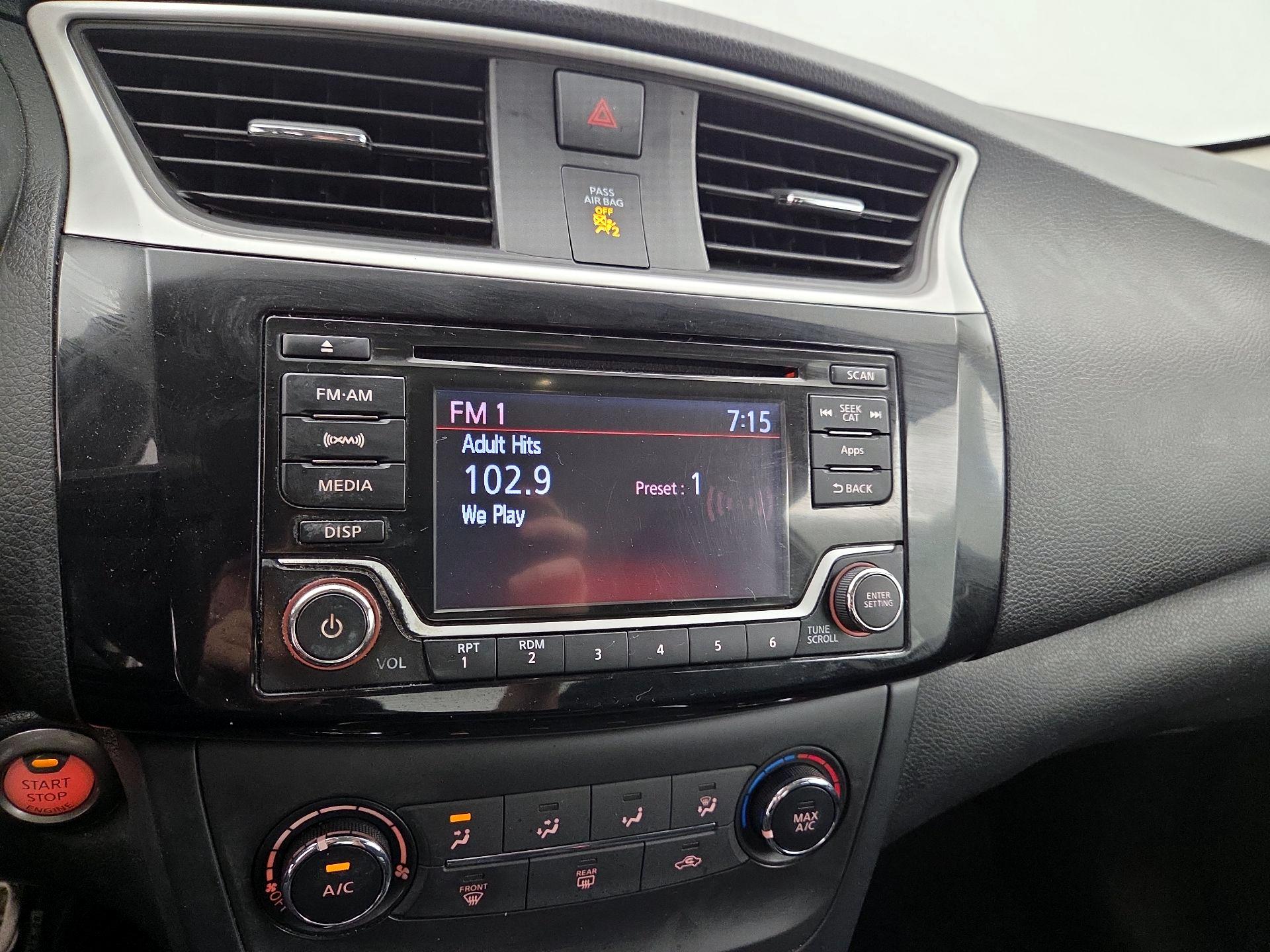 Thumbnail: 2016 Nissan Sentra - 15
