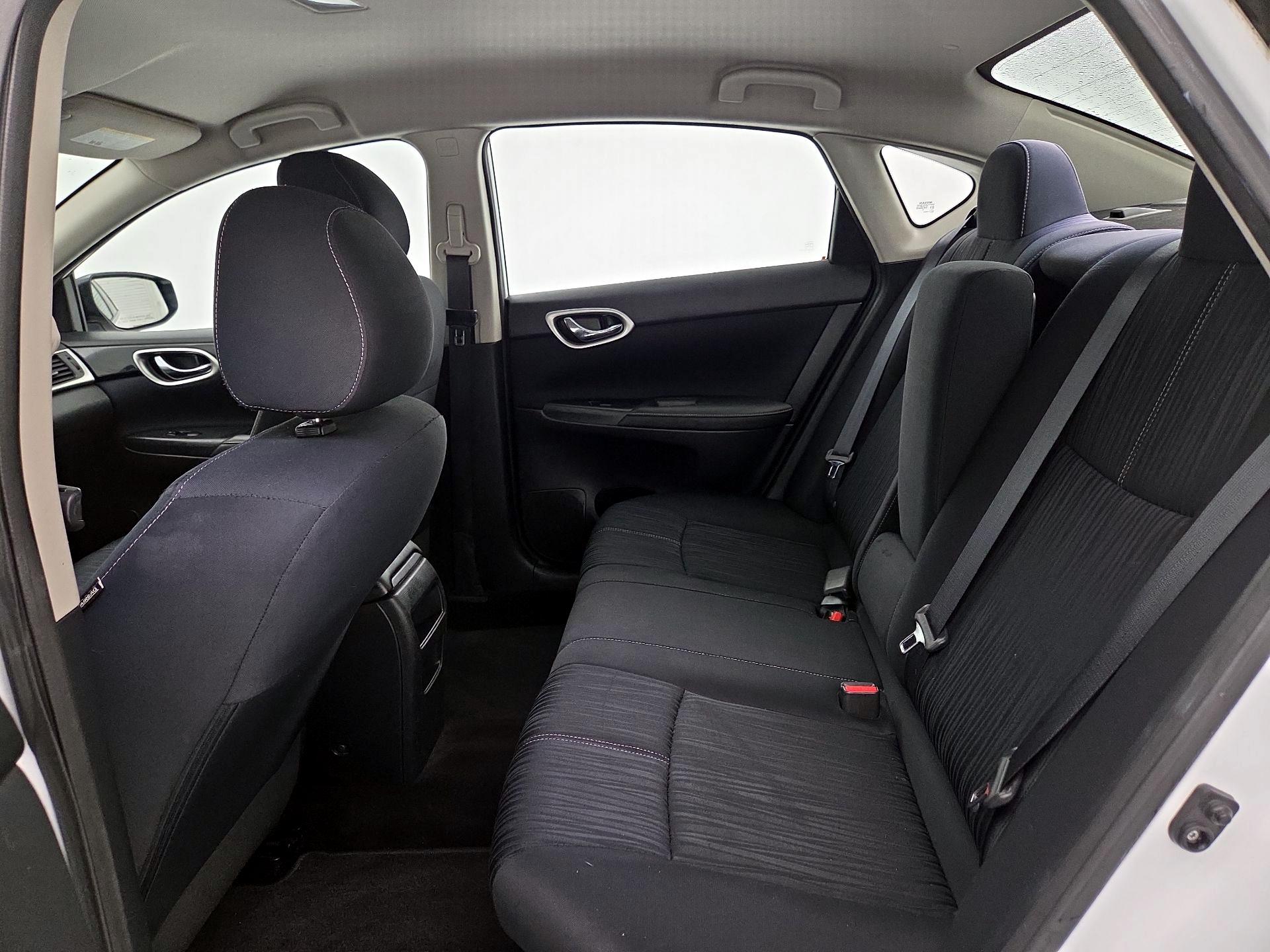 Thumbnail: 2016 Nissan Sentra - 19