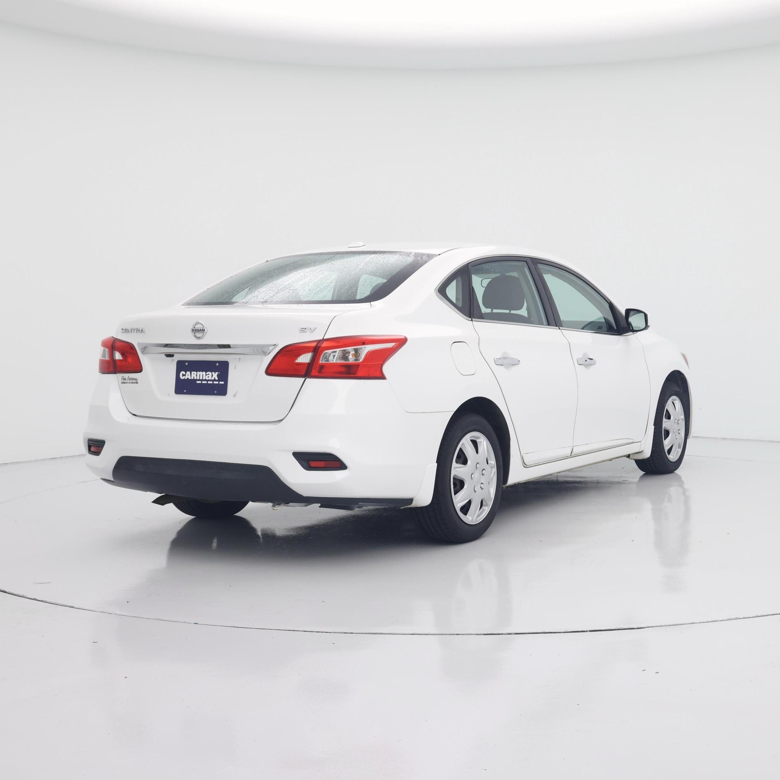 Thumbnail: 2016 Nissan Sentra - 8