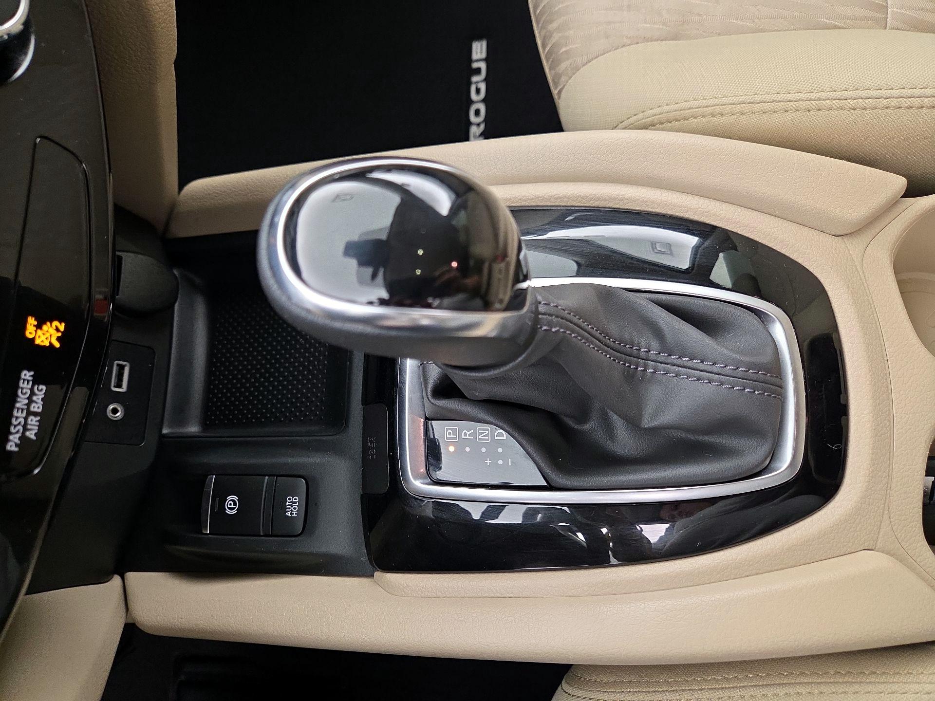 Thumbnail: 2019 Nissan Rogue - 18
