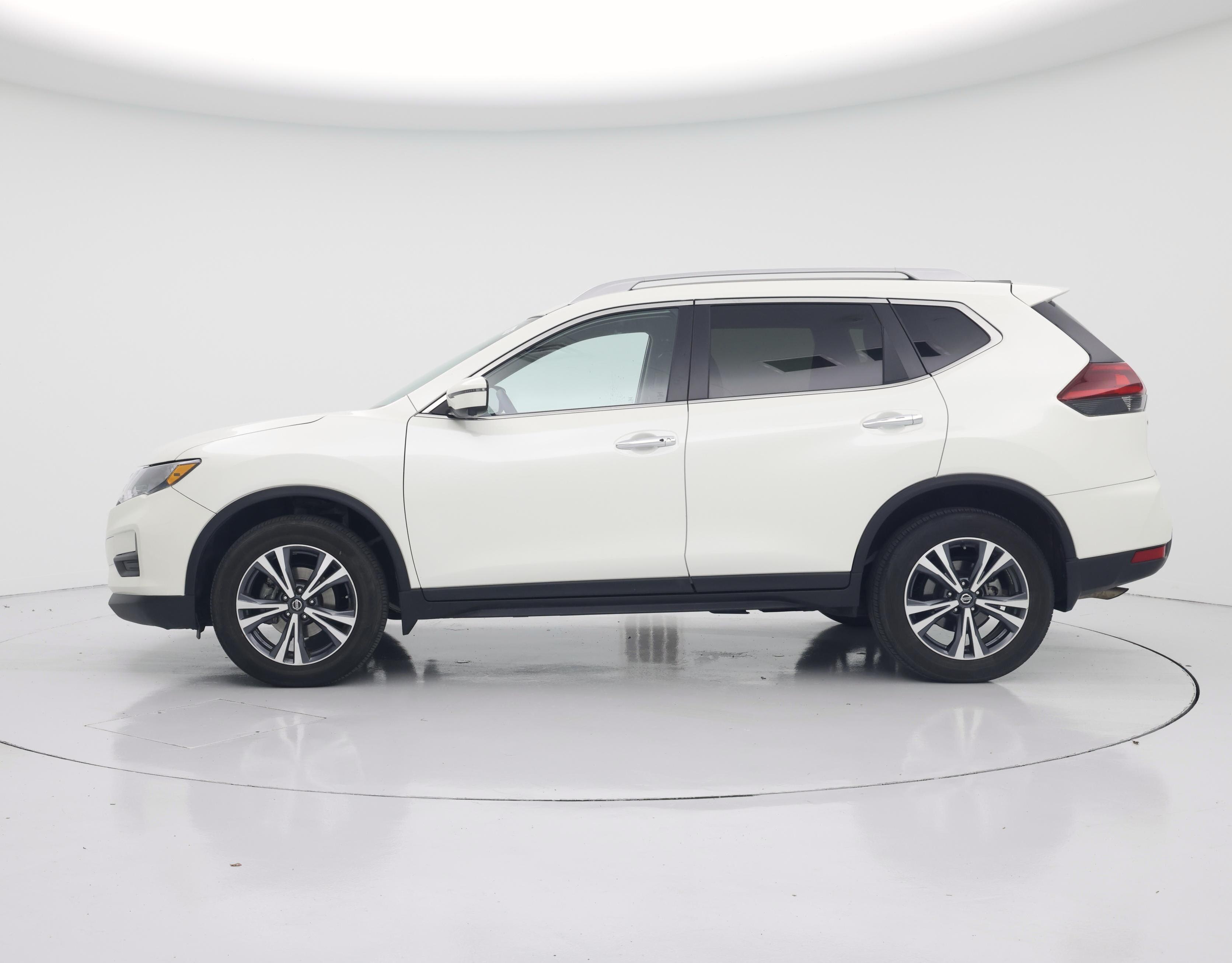 Thumbnail: 2019 Nissan Rogue - 3