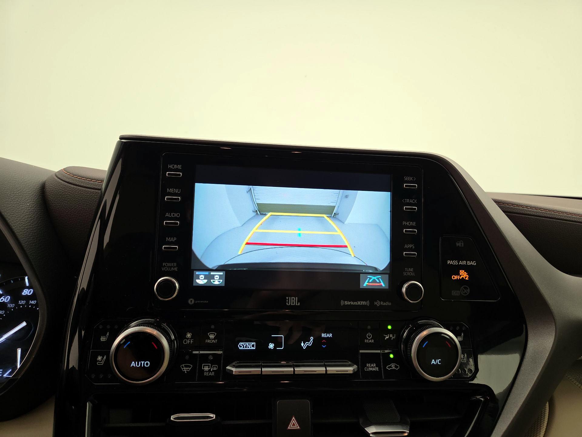 Thumbnail: 2020 Toyota Highlander - 15