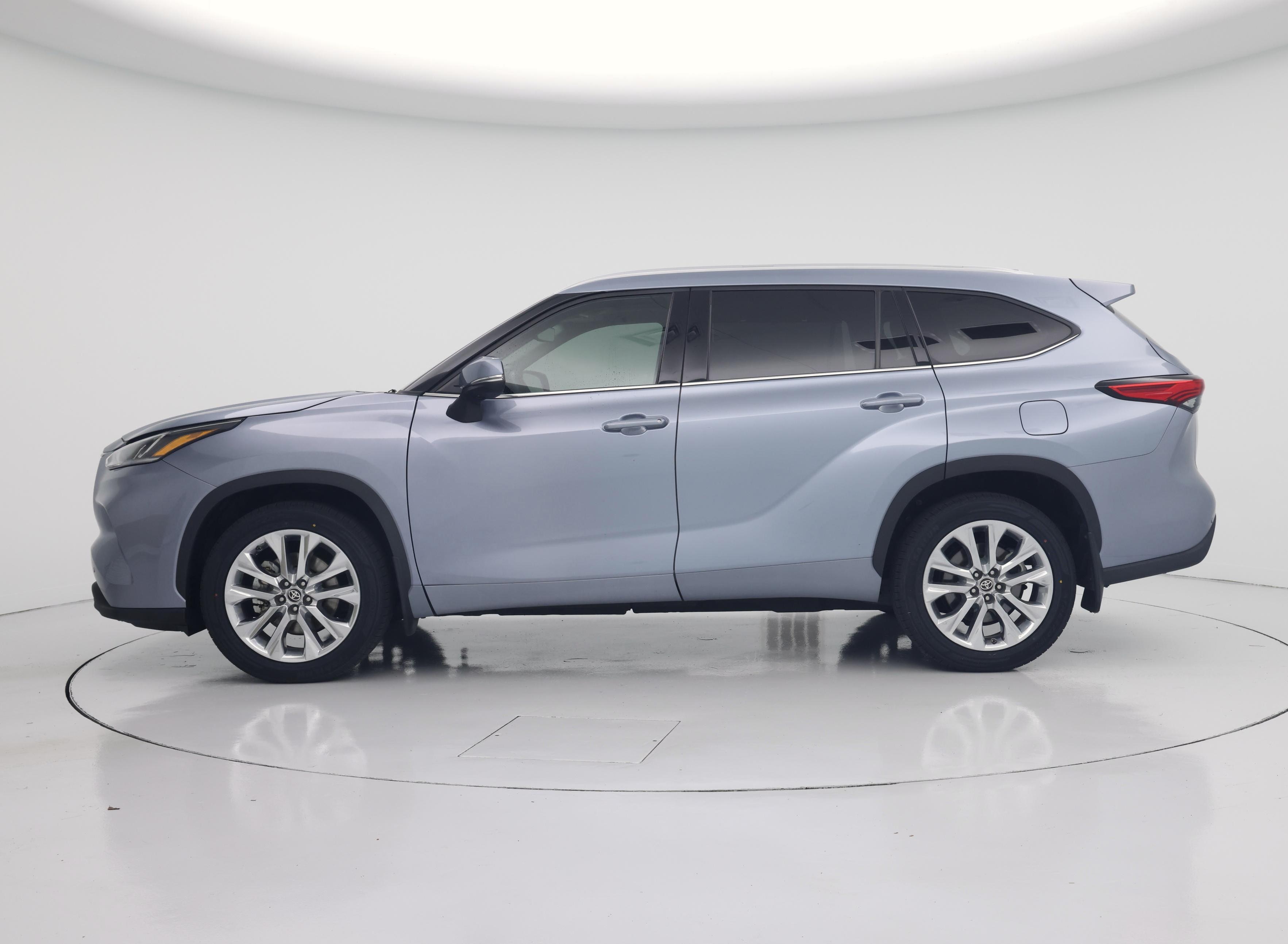 Thumbnail: 2020 Toyota Highlander - 3