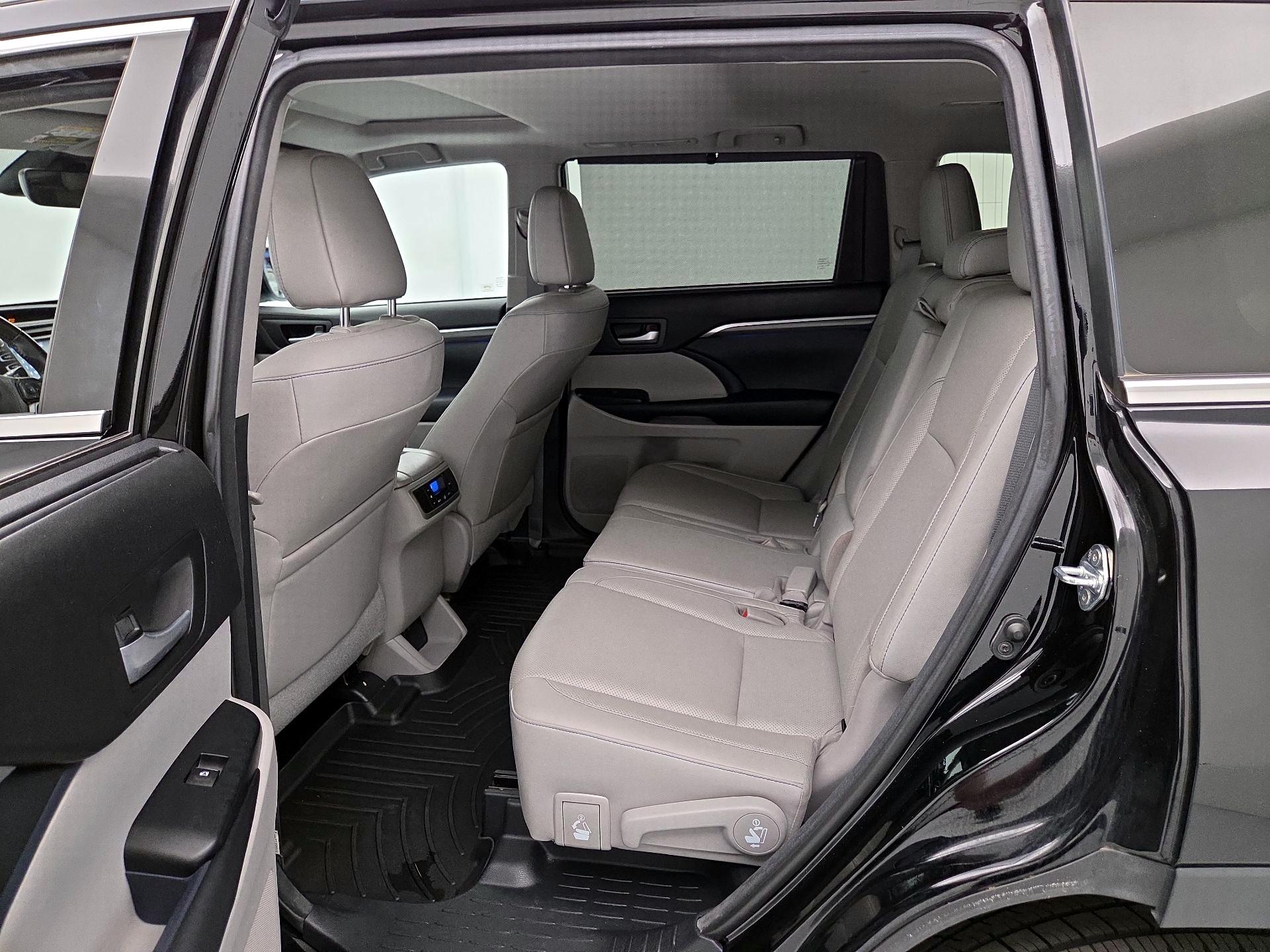 Thumbnail: 2018 Toyota Highlander - 20