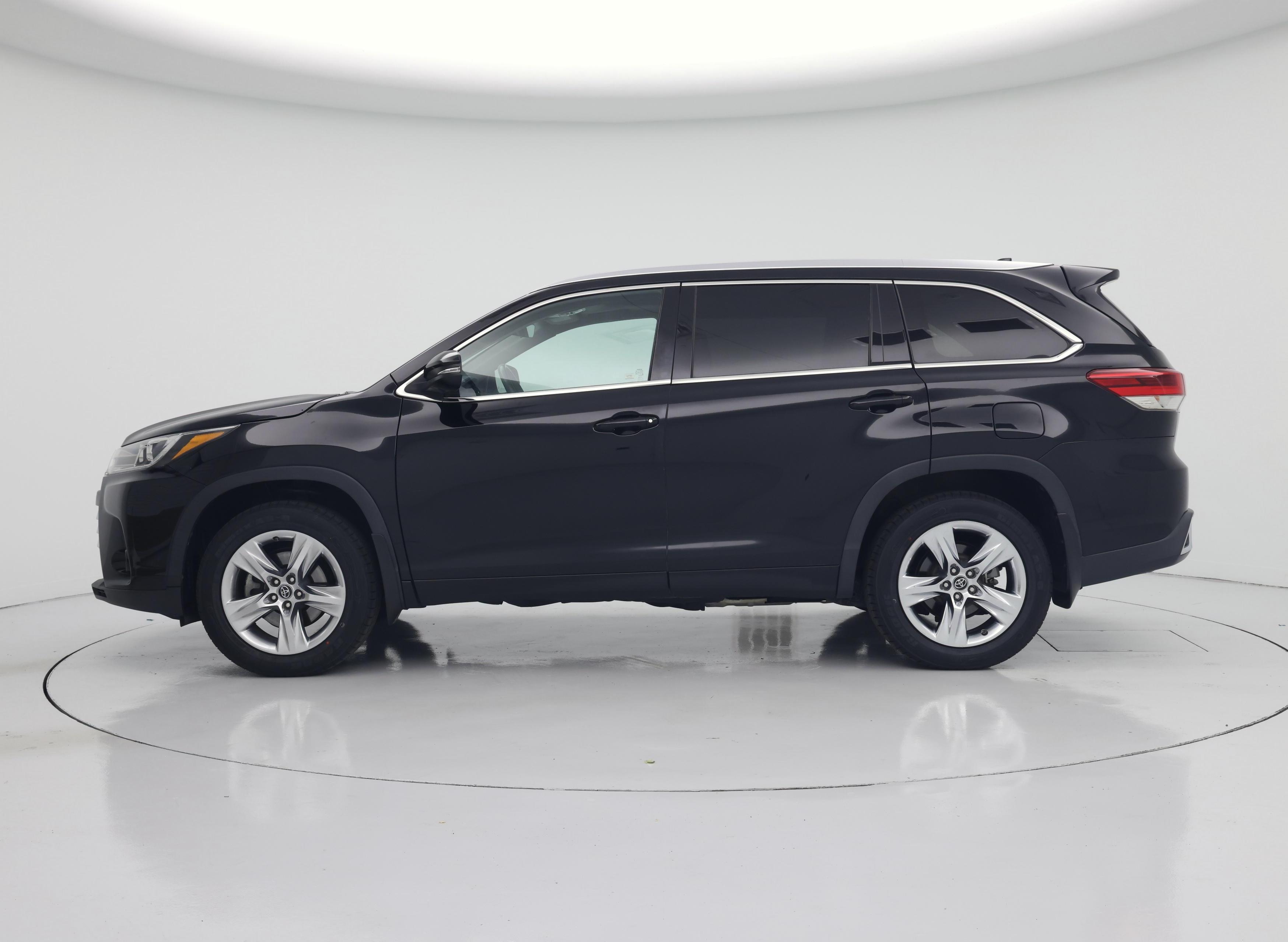 Thumbnail: 2018 Toyota Highlander - 3