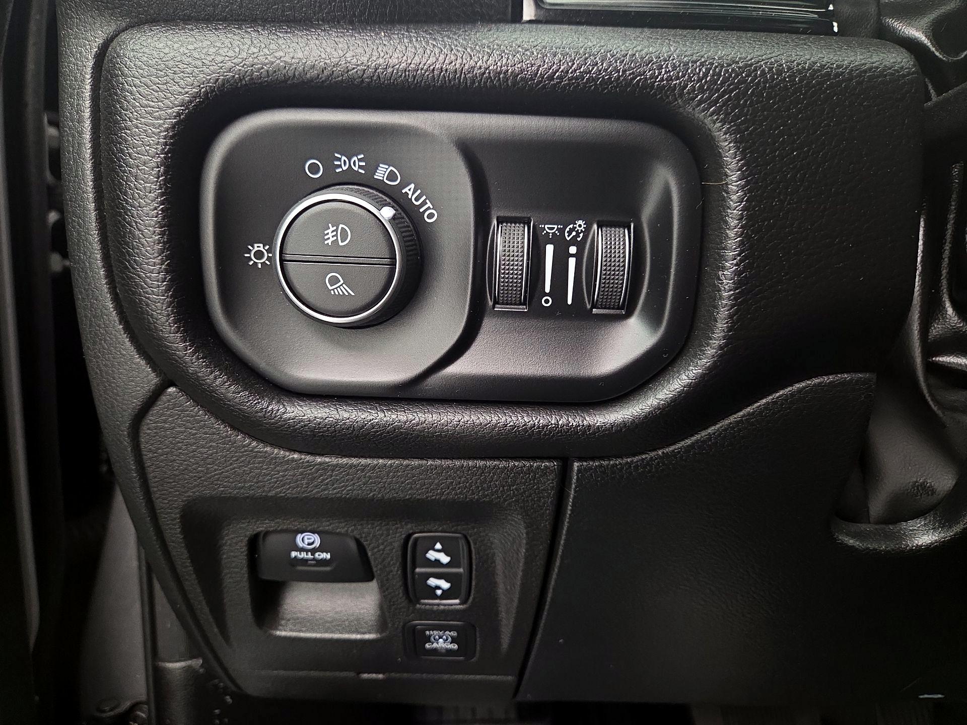 Thumbnail: 2025 RAM 1500 - 13