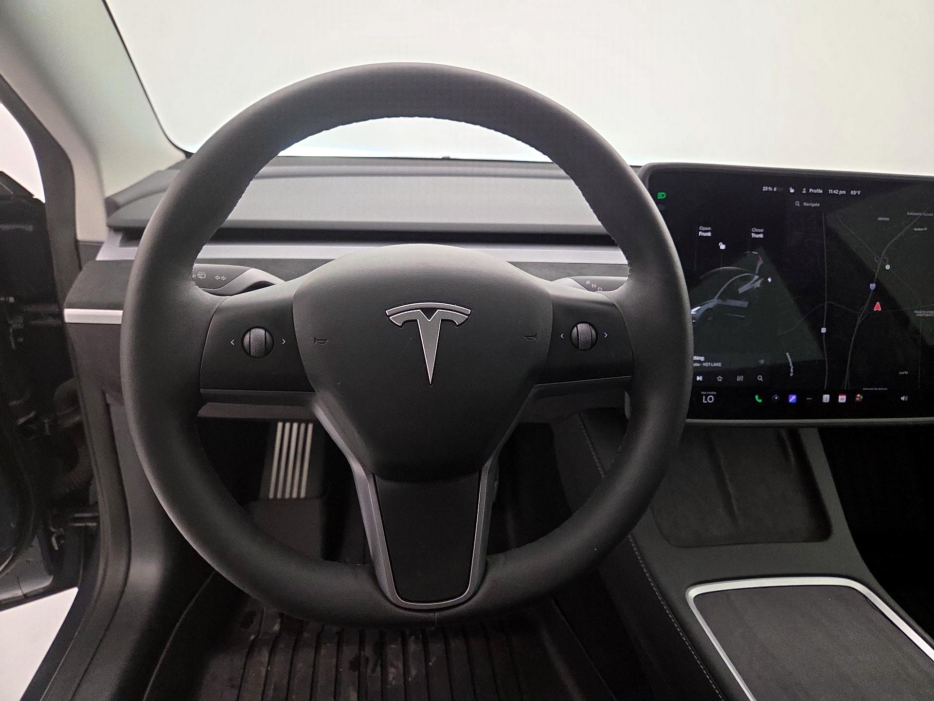 Thumbnail: 2023 Tesla Model 3 - 10
