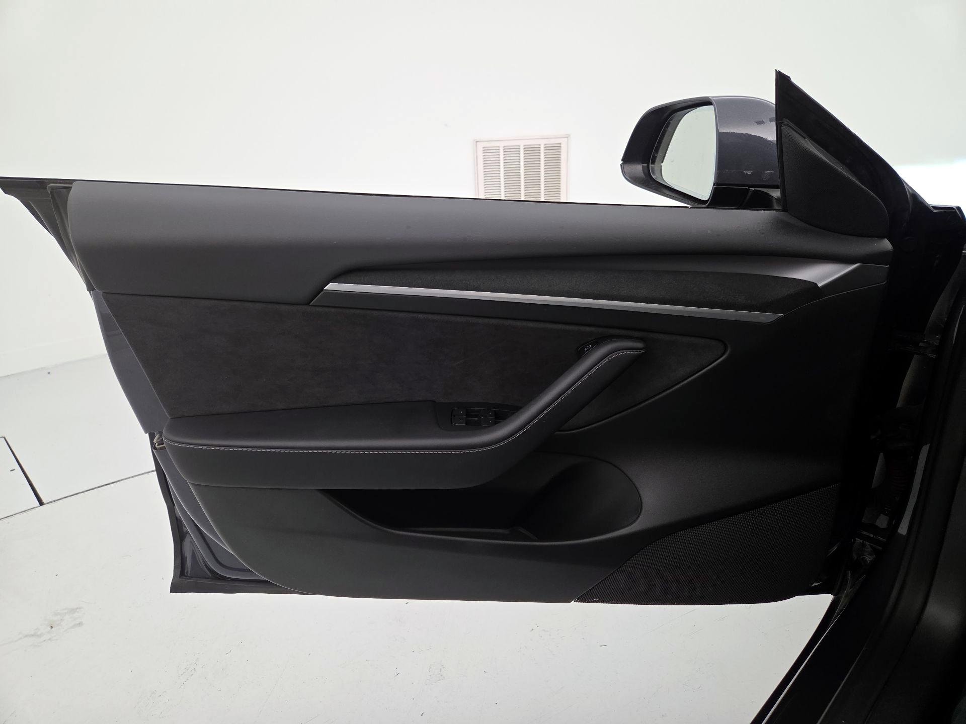 Thumbnail: 2023 Tesla Model 3 - 12