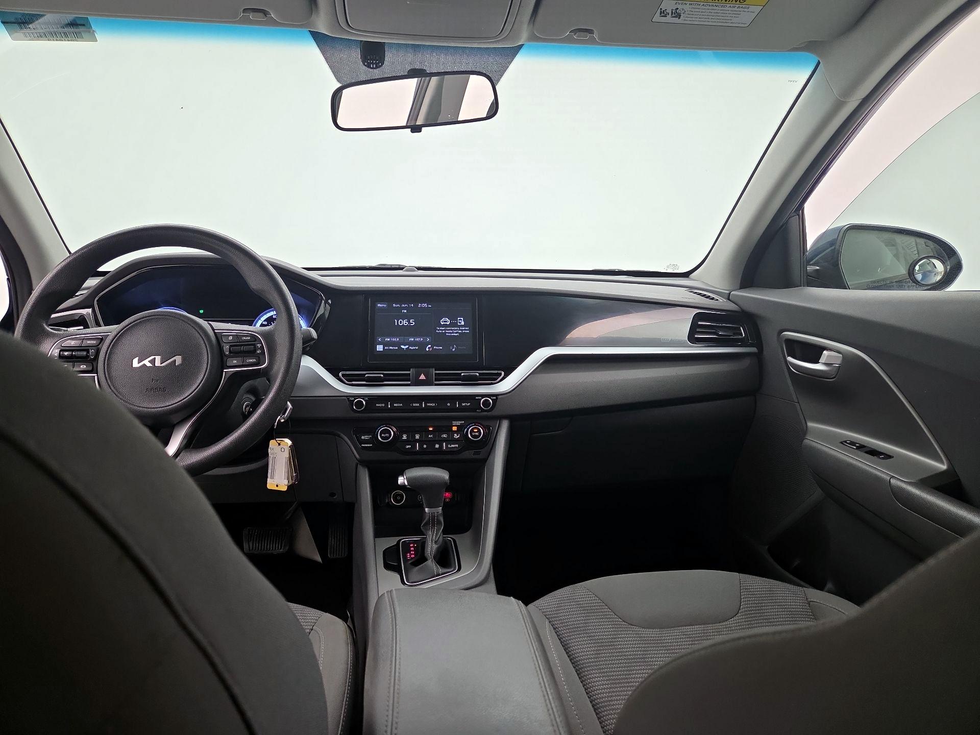 Thumbnail: 2022 Kia Niro - 9