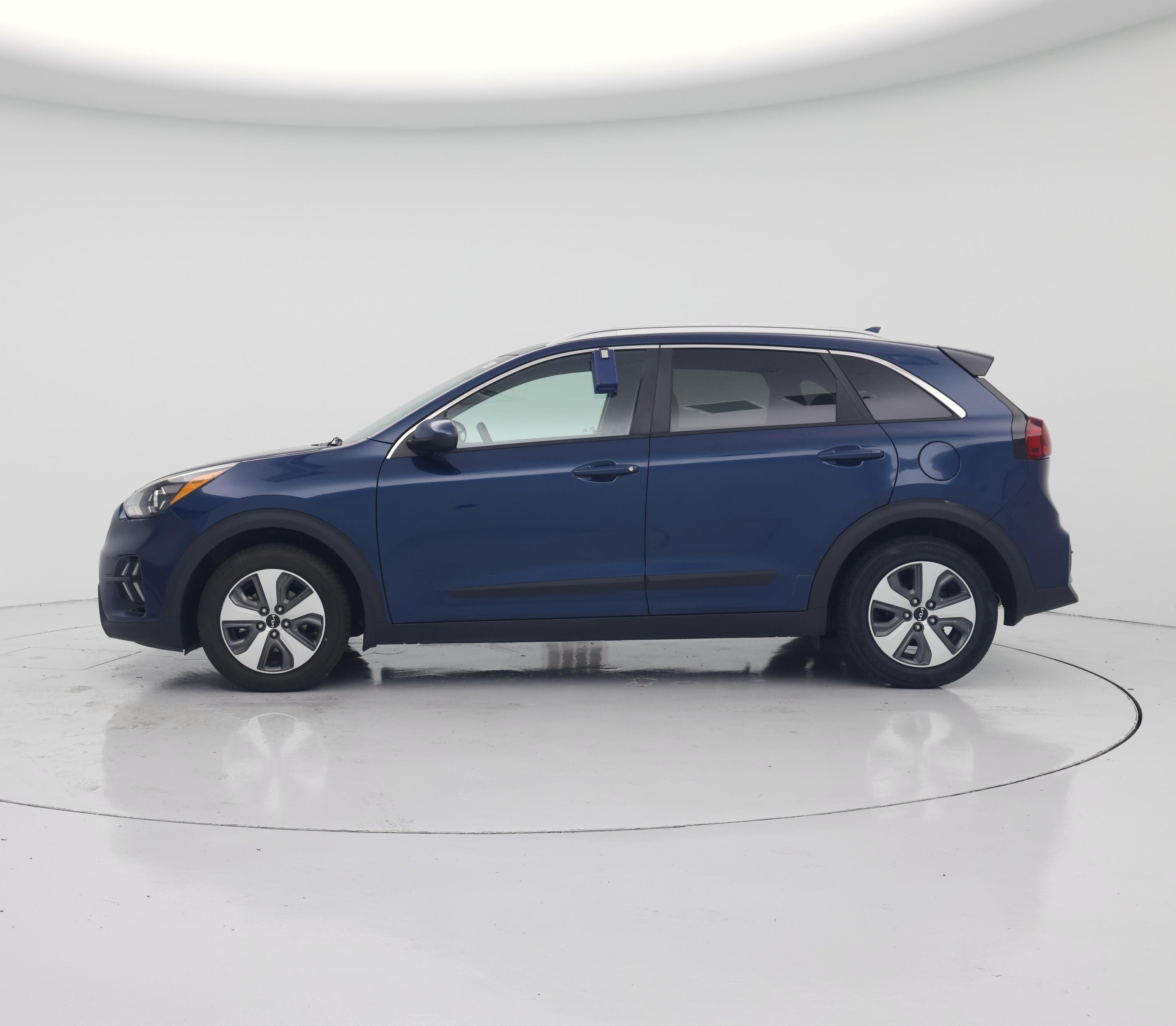 Thumbnail: 2022 Kia Niro - 3