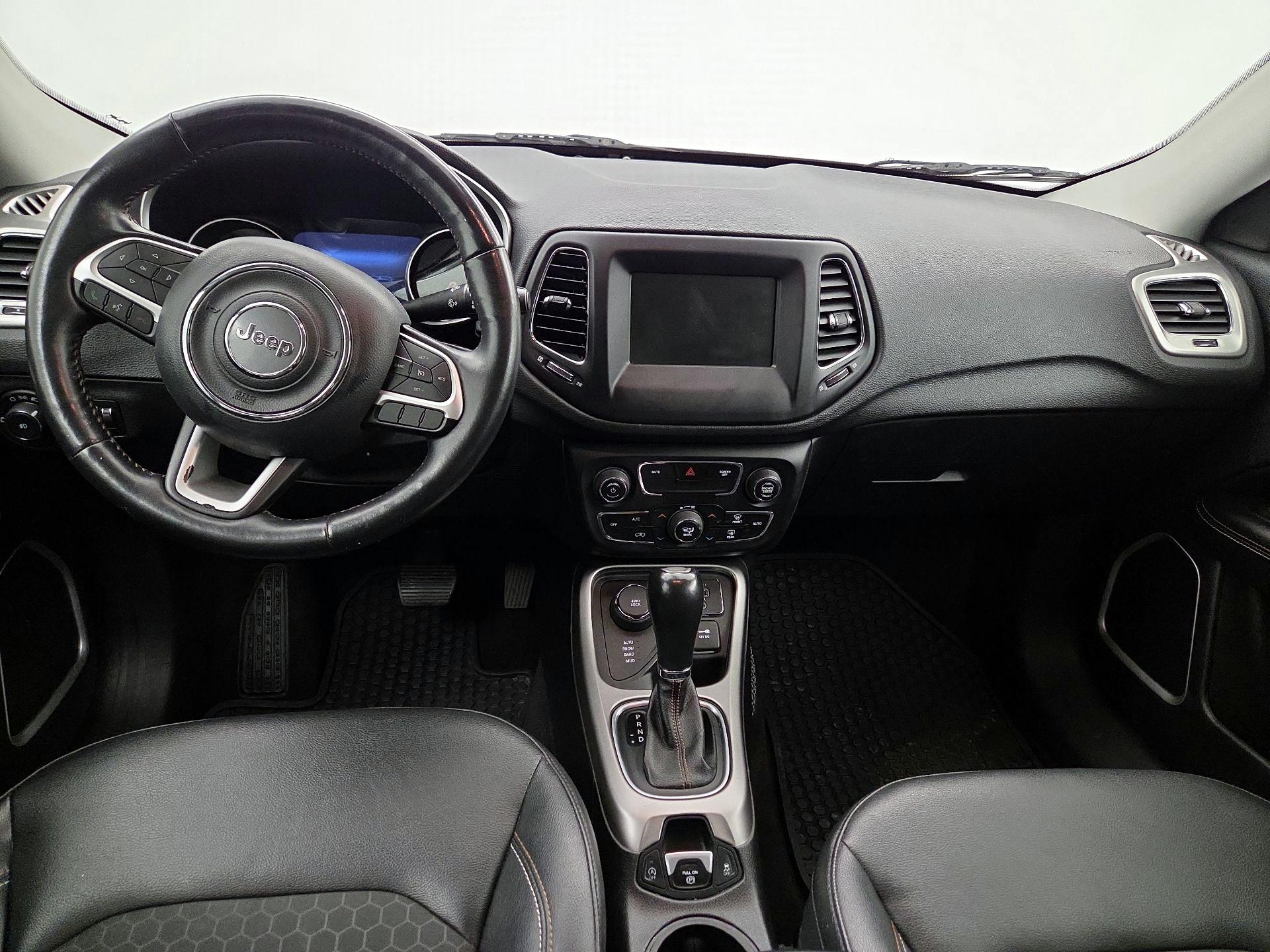 Thumbnail: 2019 Jeep Compass - 9