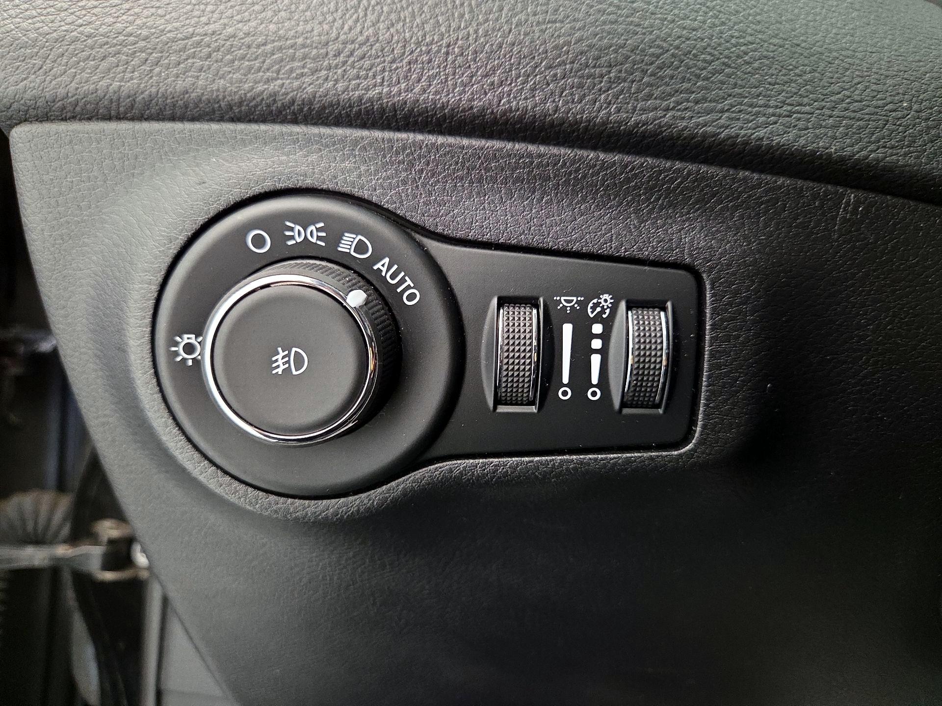 Thumbnail: 2019 Jeep Compass - 13