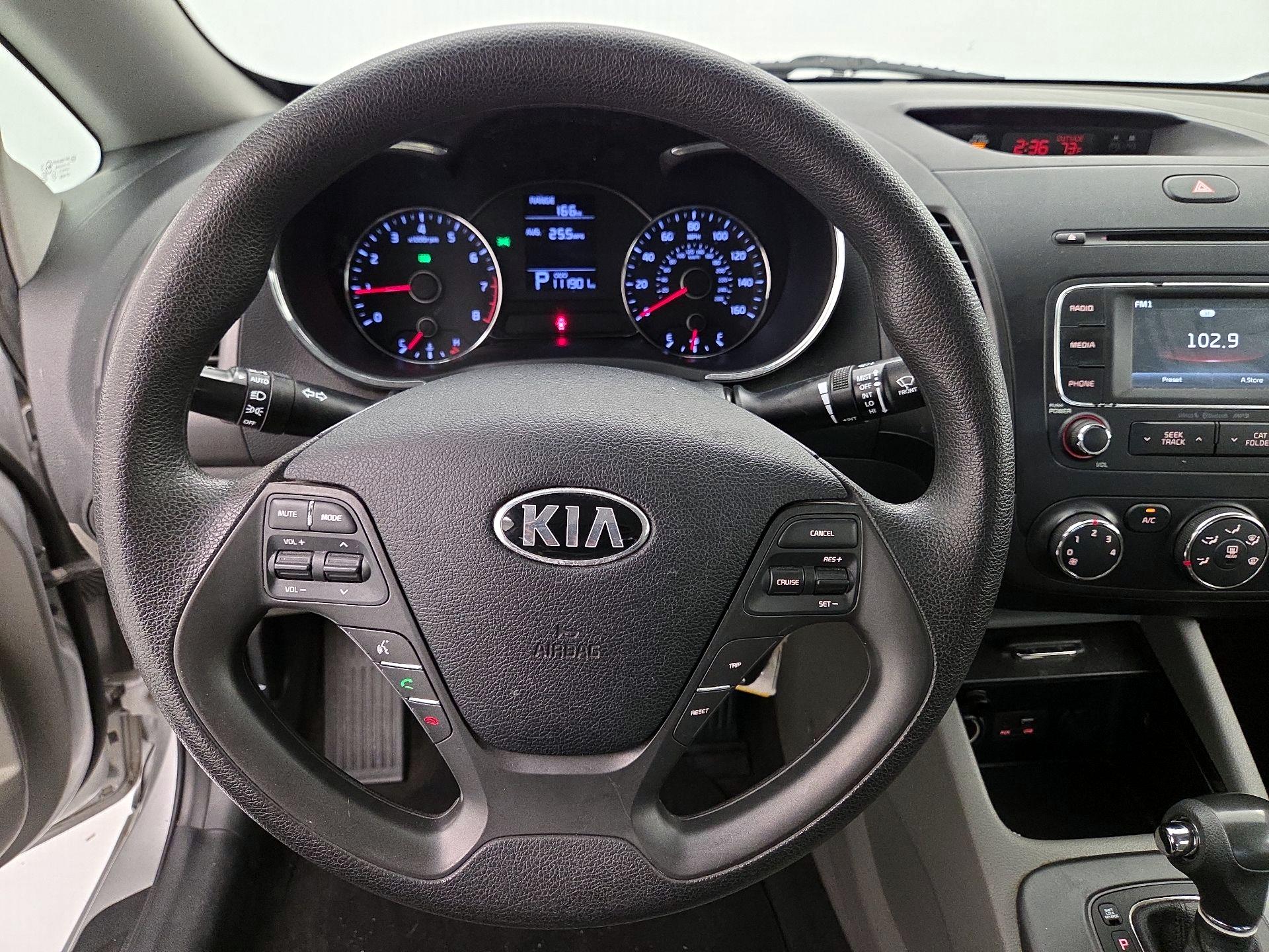 Thumbnail: 2016 Kia Forte - 10