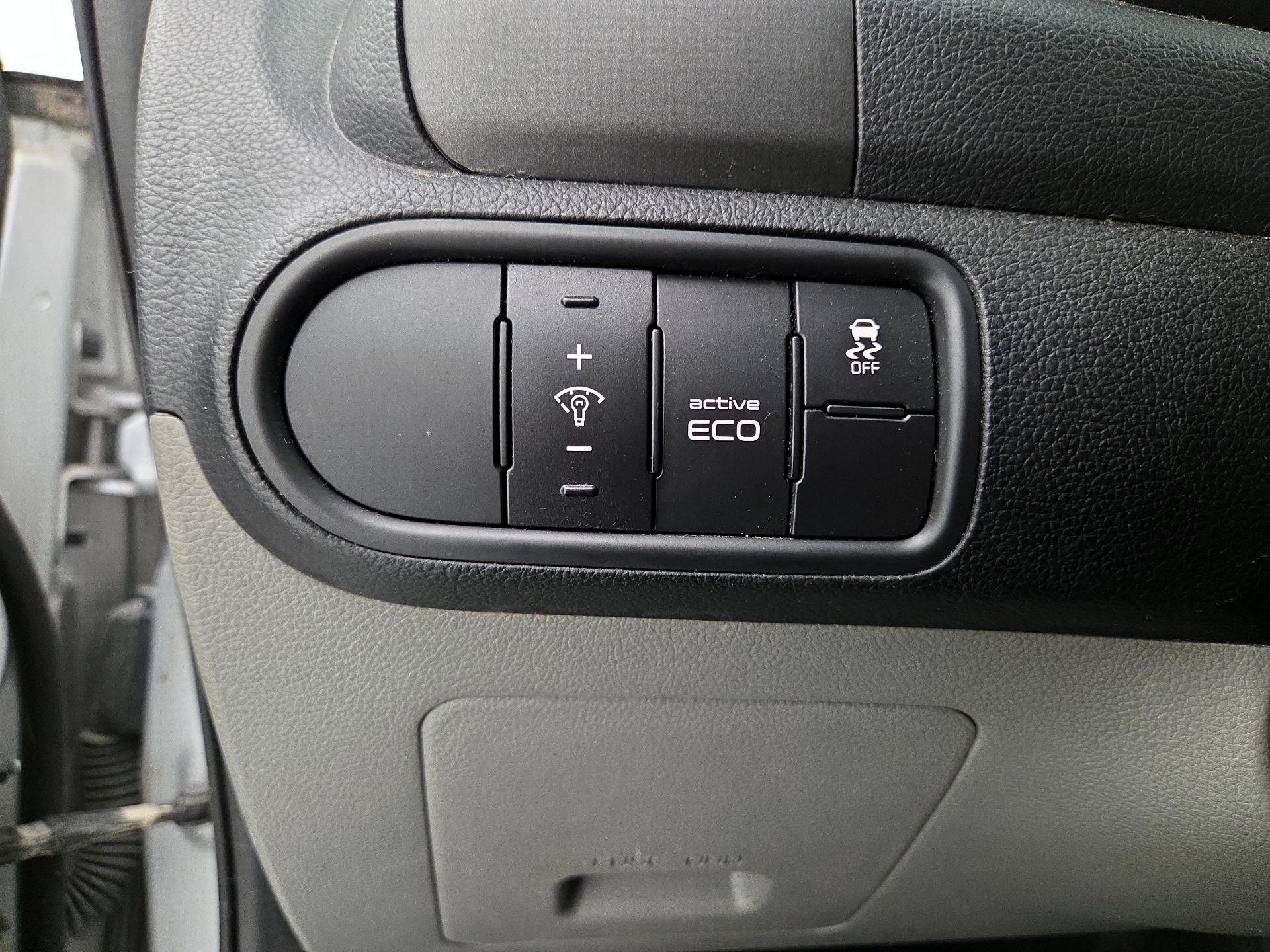 Thumbnail: 2016 Kia Forte - 13