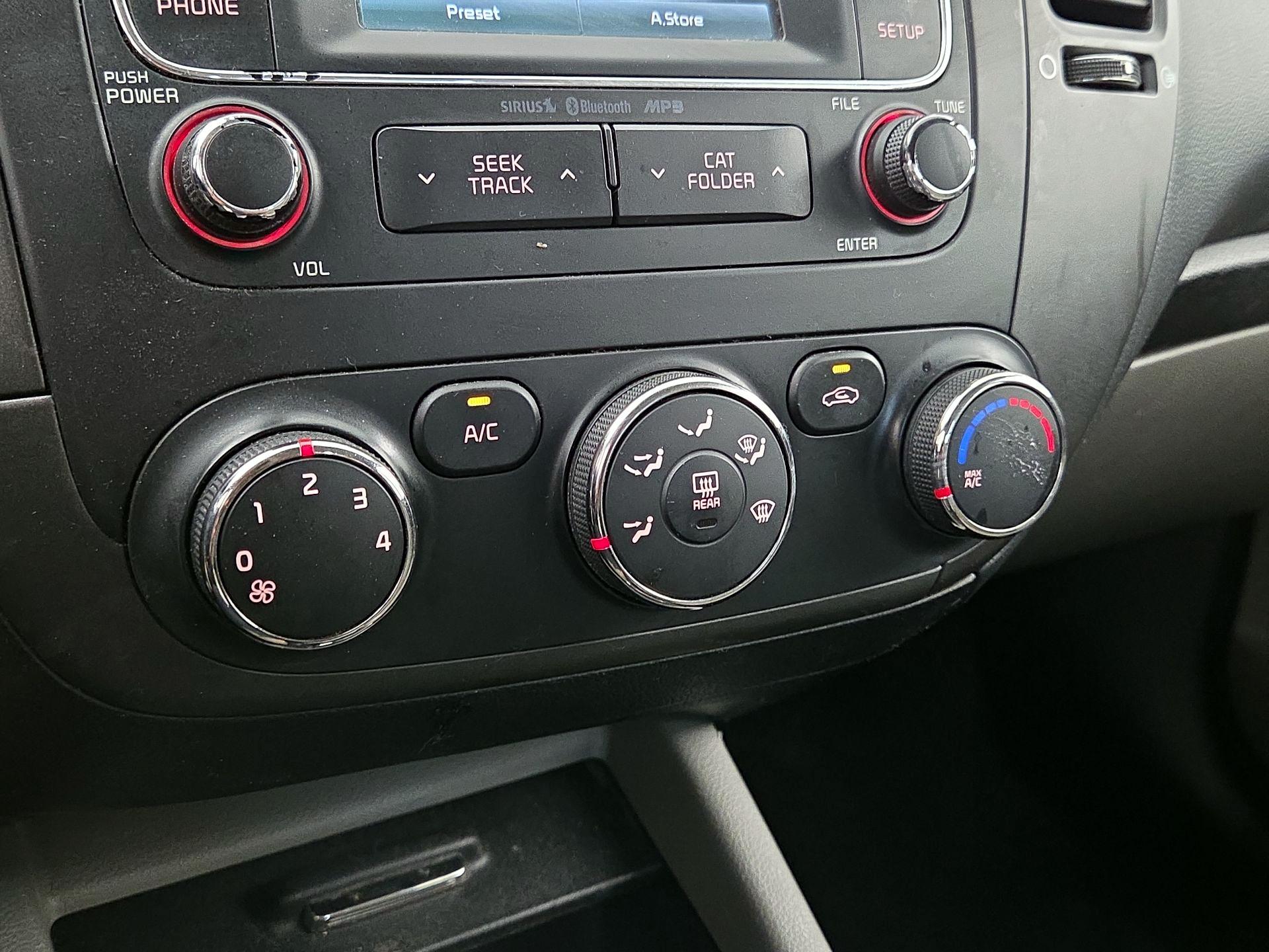 Thumbnail: 2016 Kia Forte - 16