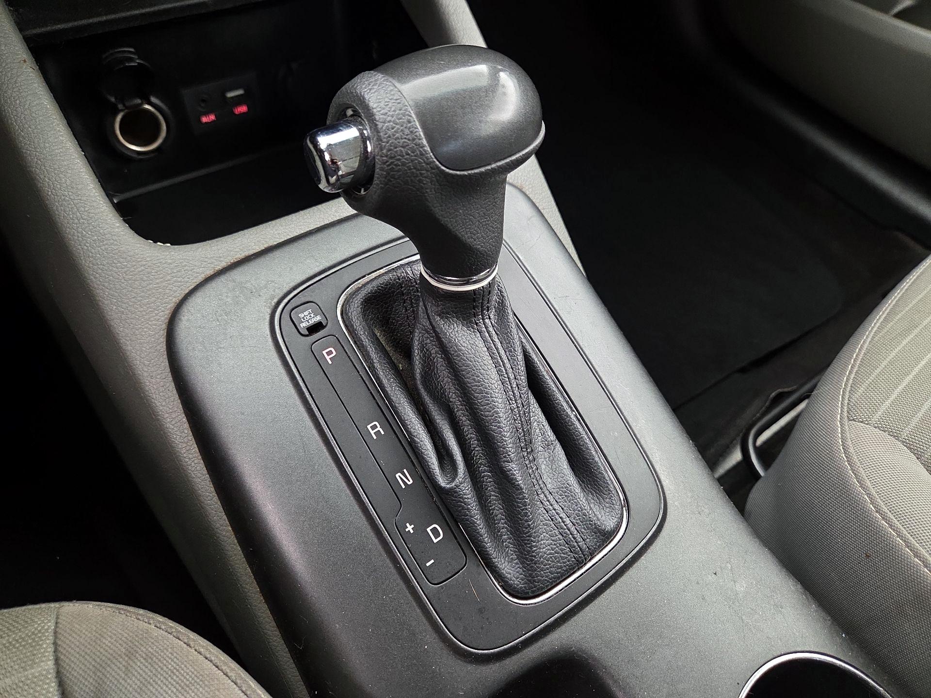 Thumbnail: 2016 Kia Forte - 17