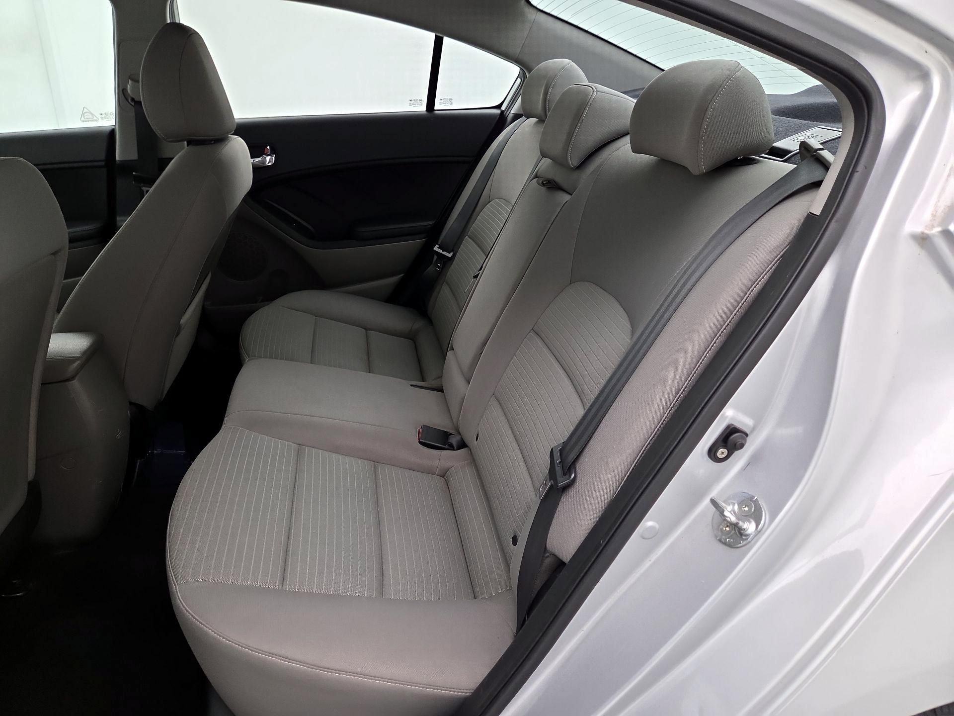 Thumbnail: 2016 Kia Forte - 19
