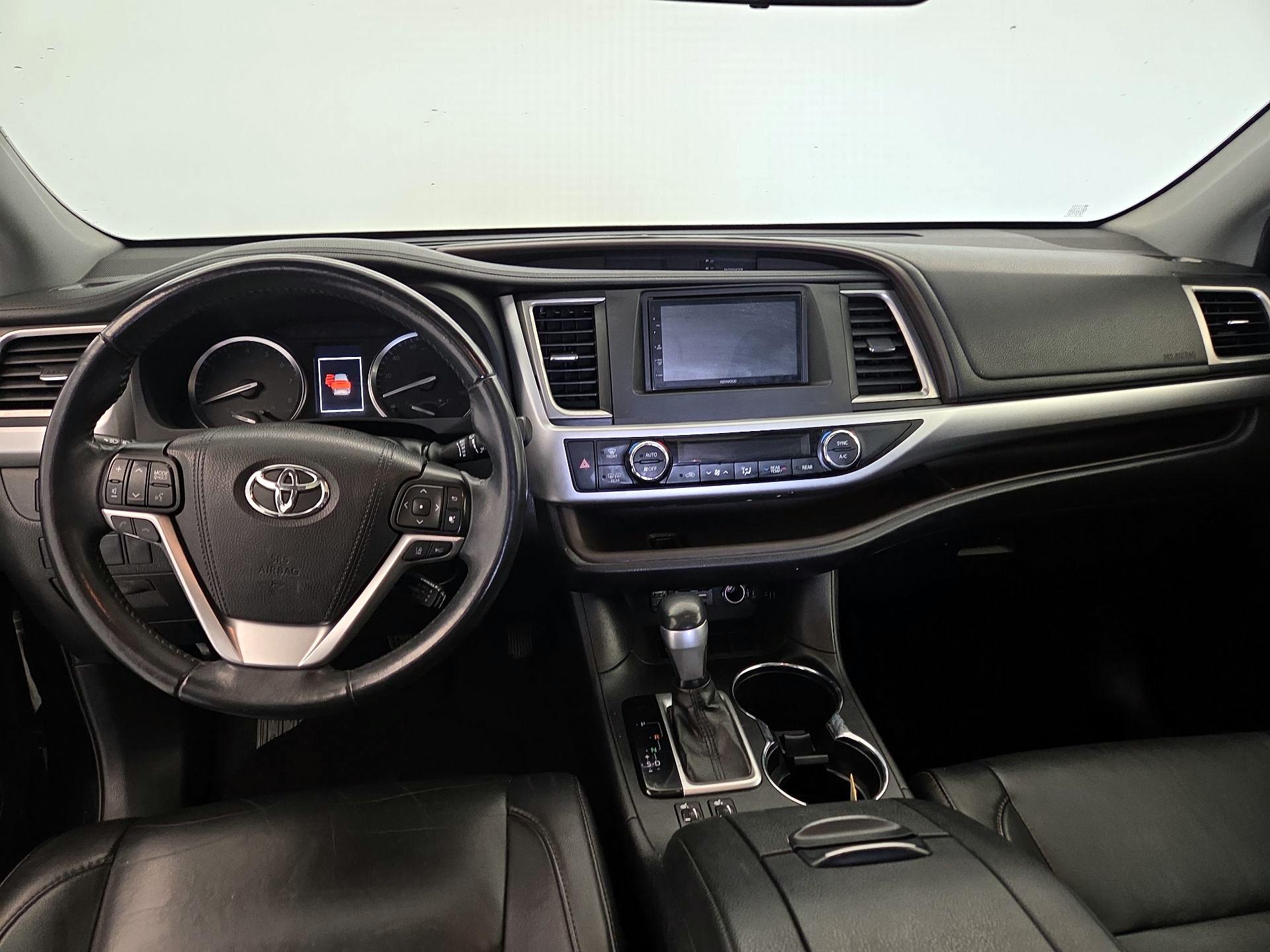 Thumbnail: 2019 Toyota Highlander - 9