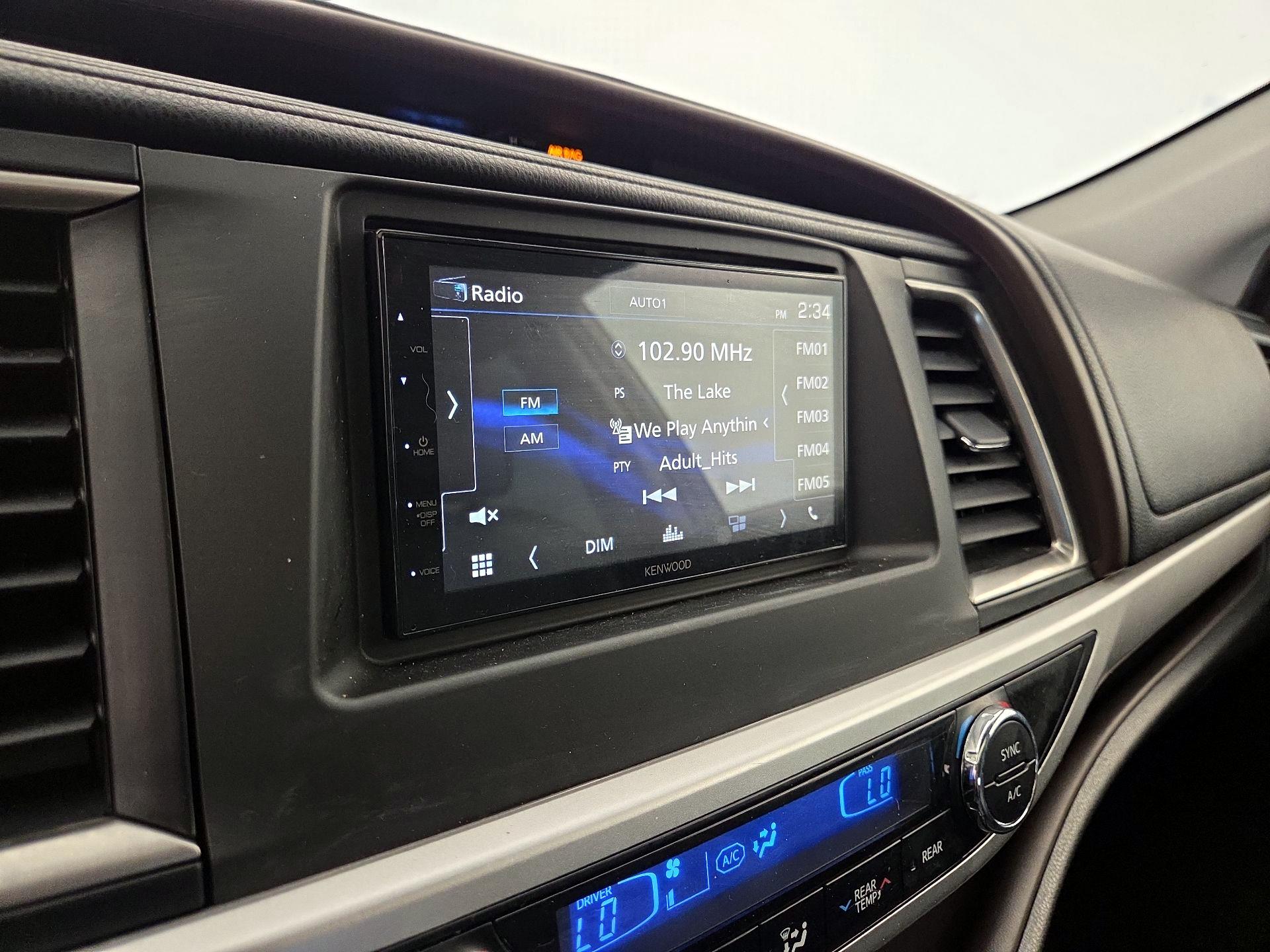 Thumbnail: 2019 Toyota Highlander - 15