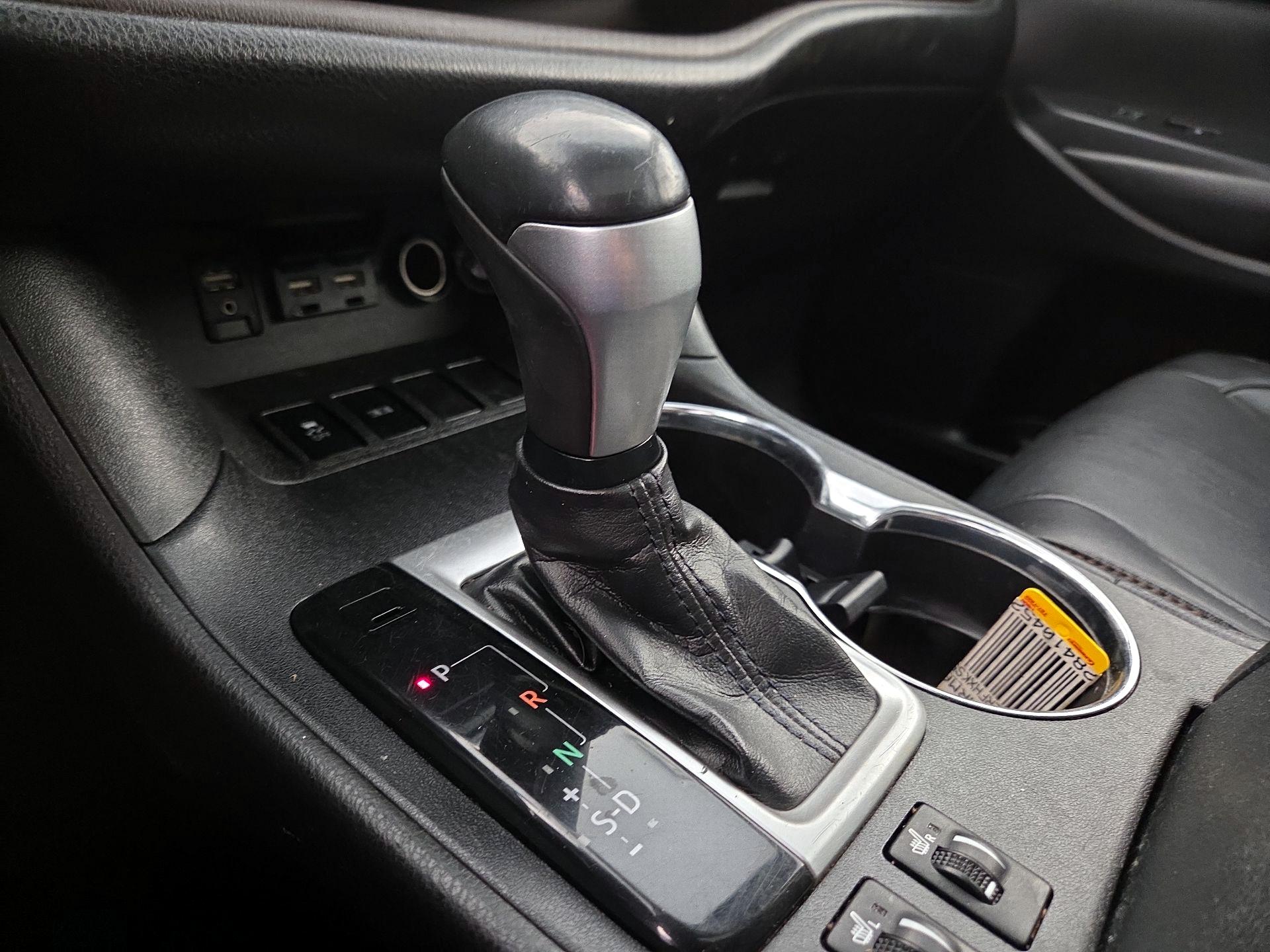 Thumbnail: 2019 Toyota Highlander - 17
