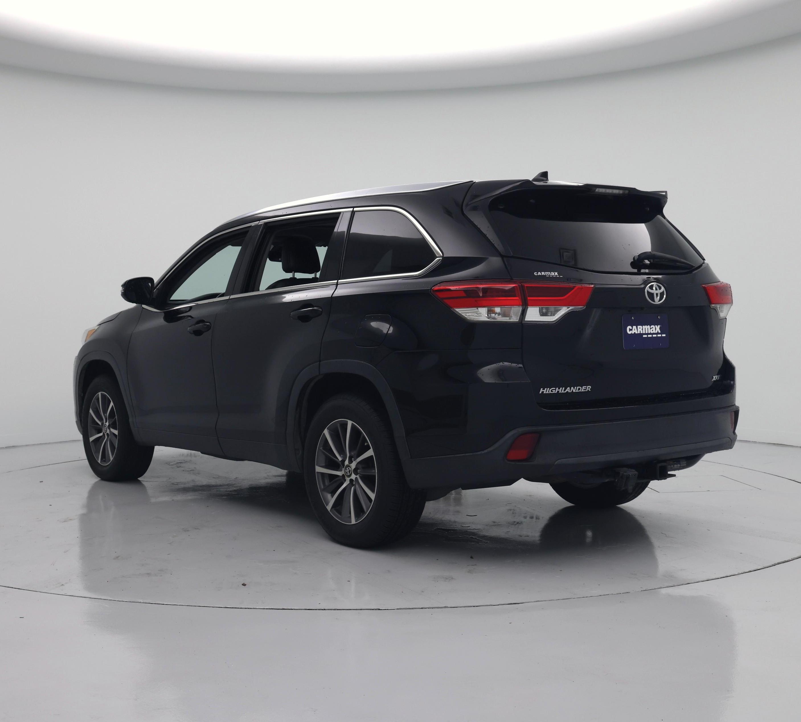 Thumbnail: 2019 Toyota Highlander - 2