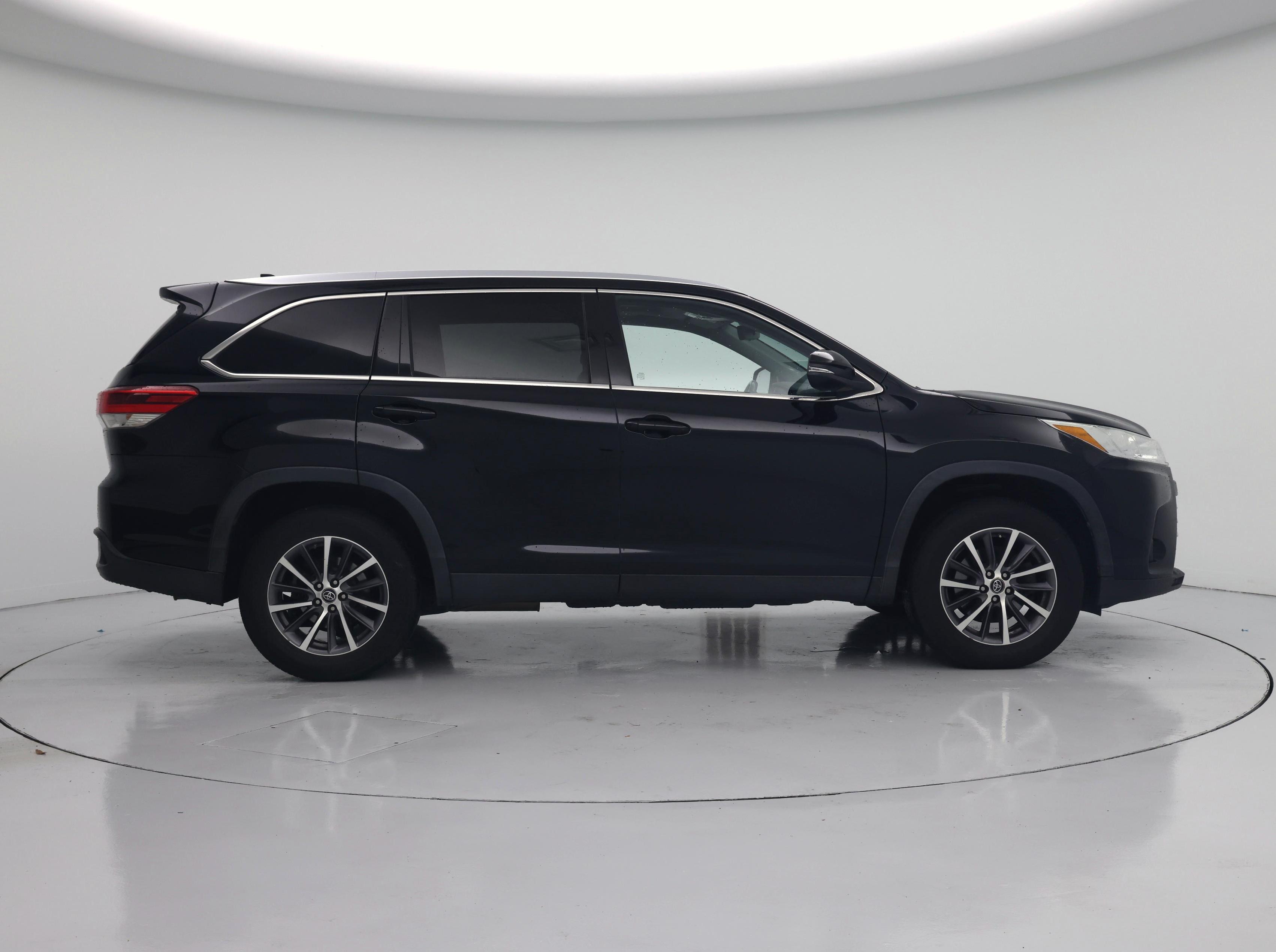 Thumbnail: 2019 Toyota Highlander - 7