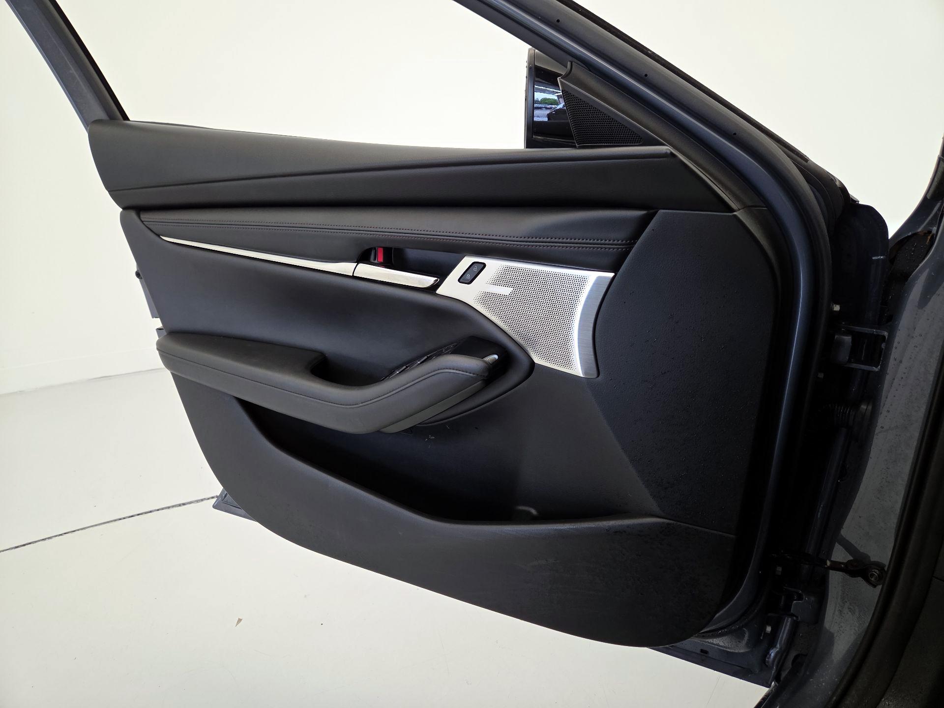 Thumbnail: 2022 Mazda Mazda3 - 12