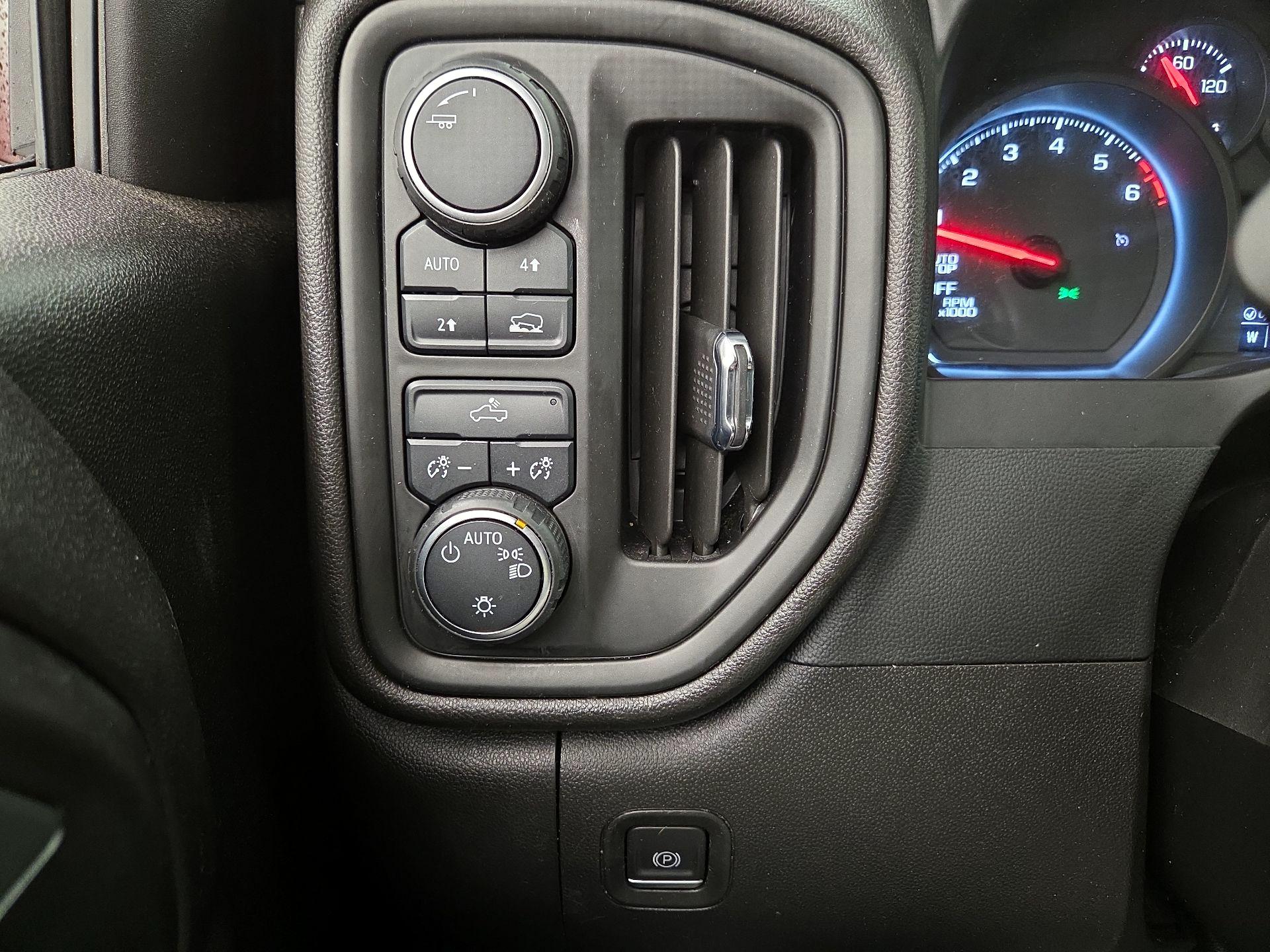 Thumbnail: 2022 Chevrolet Silverado 1500 - 13