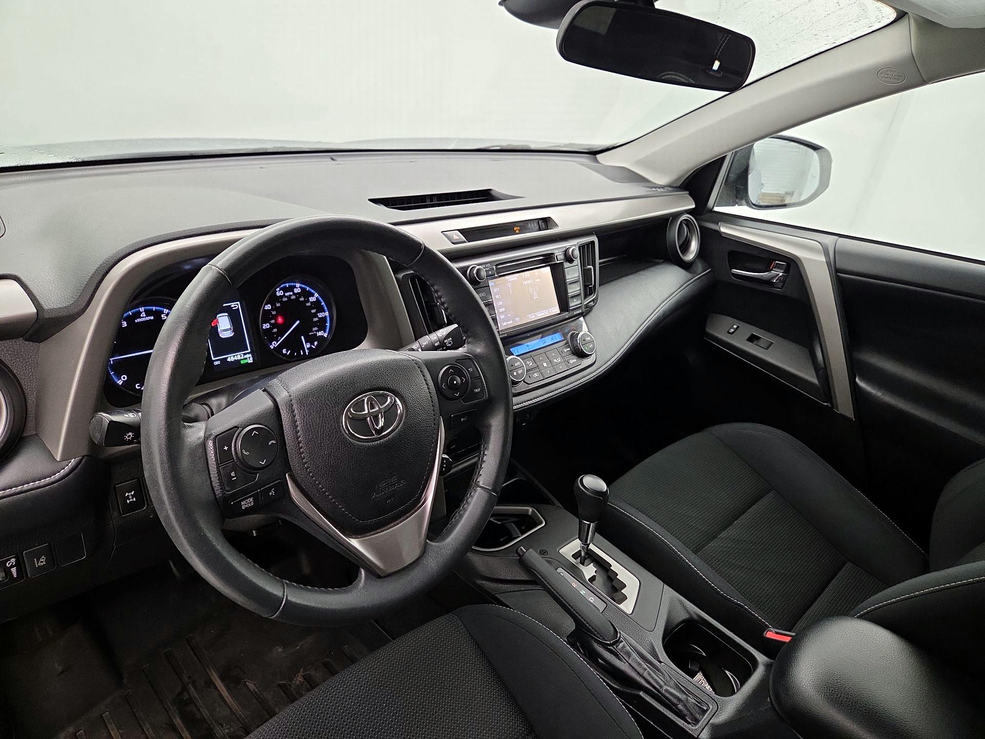 Thumbnail: 2018 Toyota RAV4 - 9