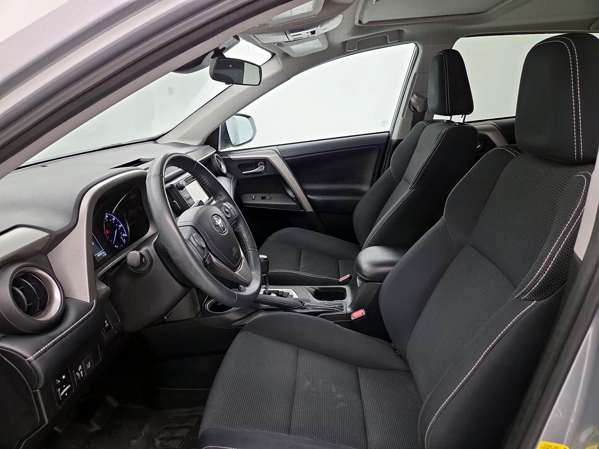 Thumbnail: 2018 Toyota RAV4 - 11