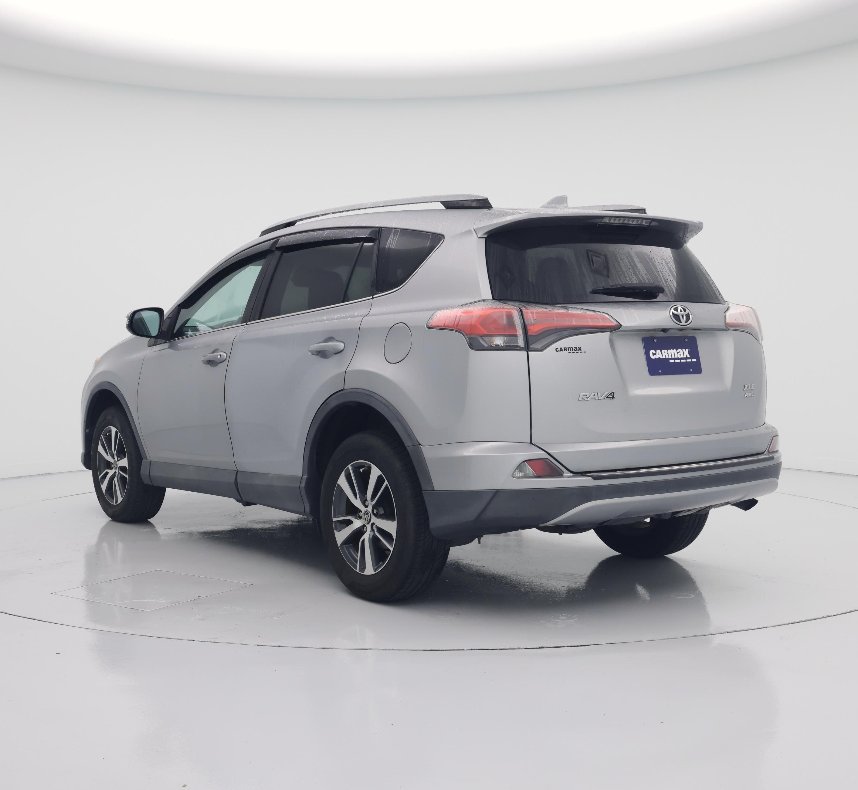 Thumbnail: 2018 Toyota RAV4 - 2