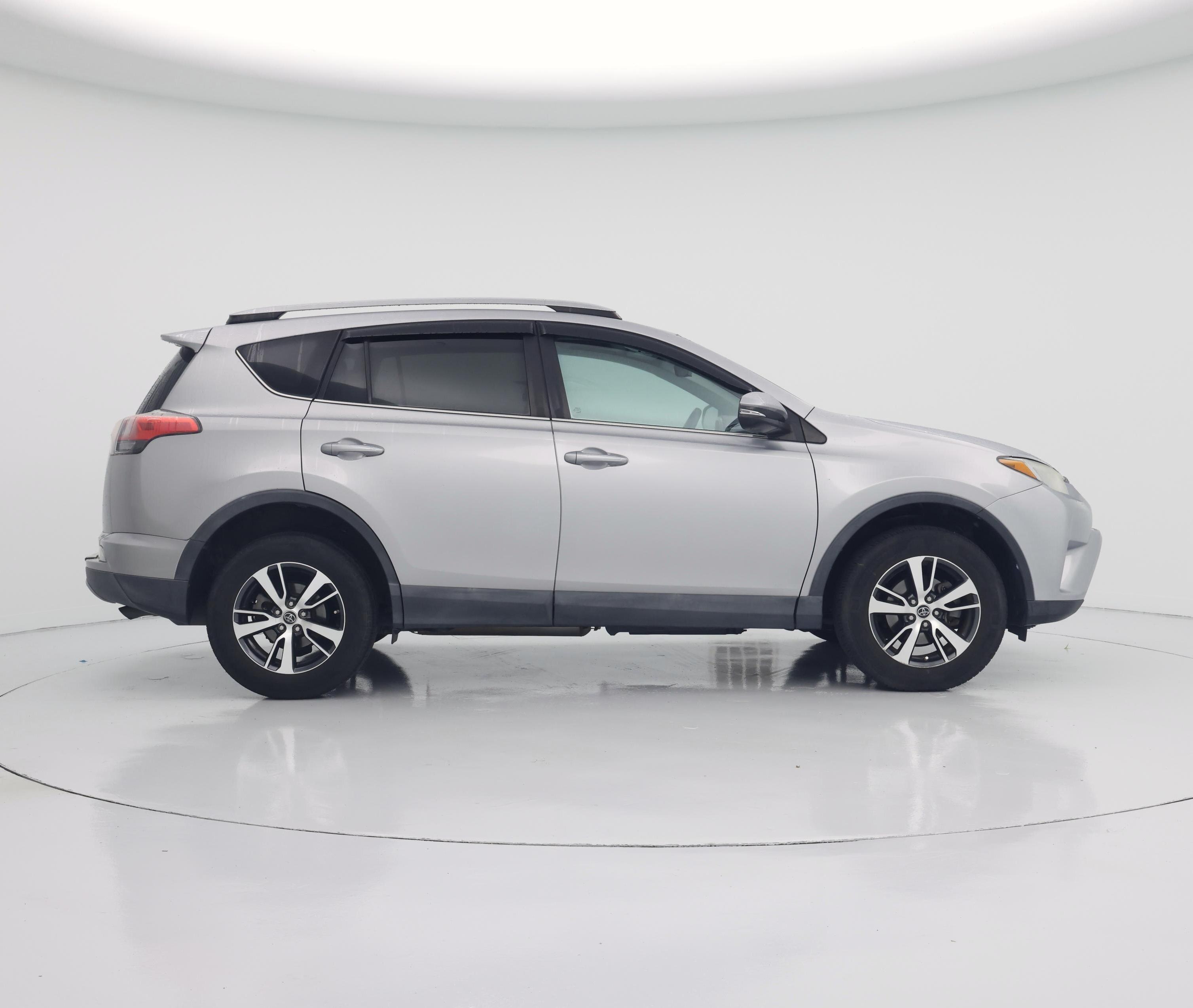 Thumbnail: 2018 Toyota RAV4 - 7