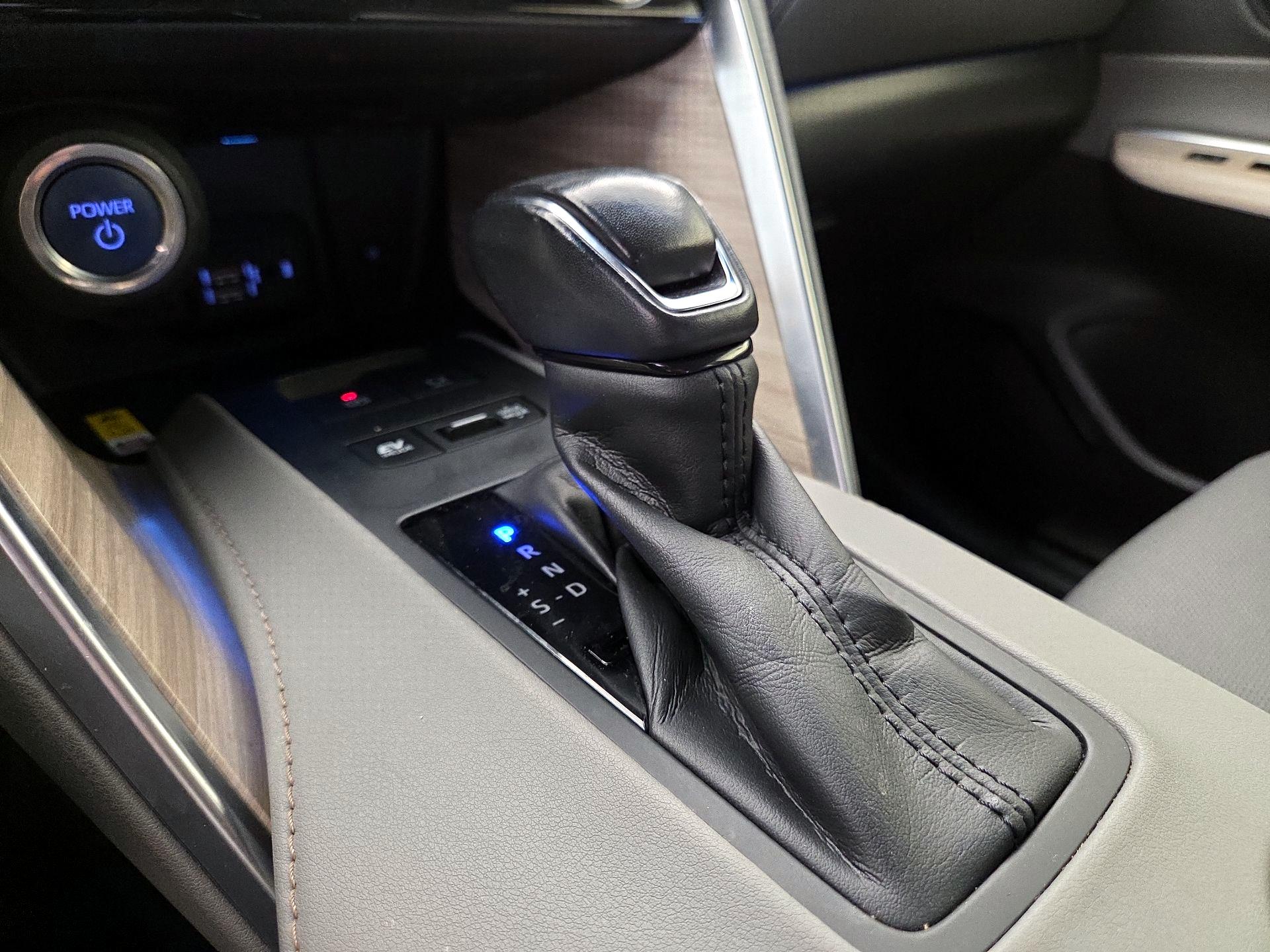 Thumbnail: 2021 Toyota Venza - 17