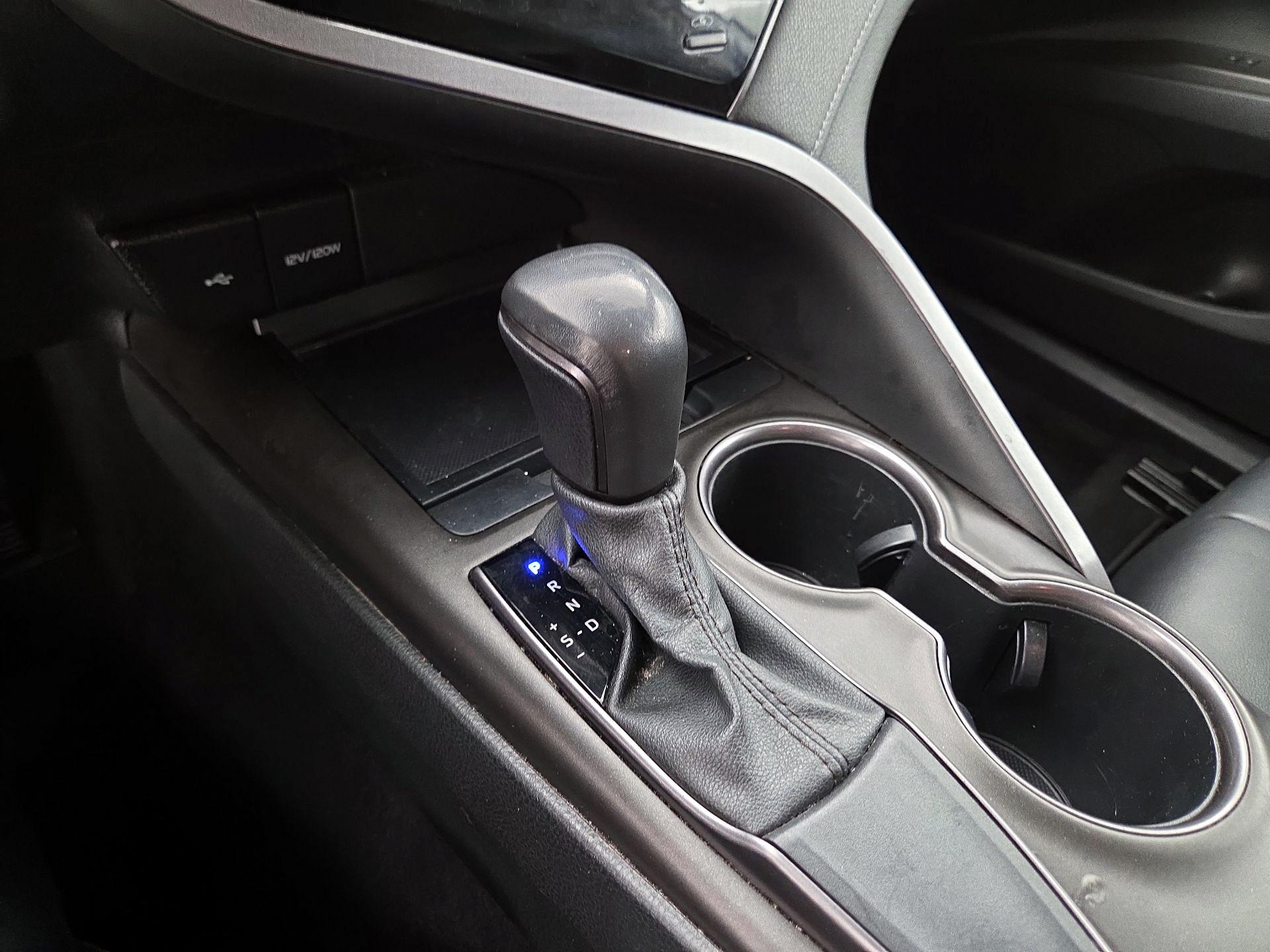 Thumbnail: 2021 Toyota Camry - 17