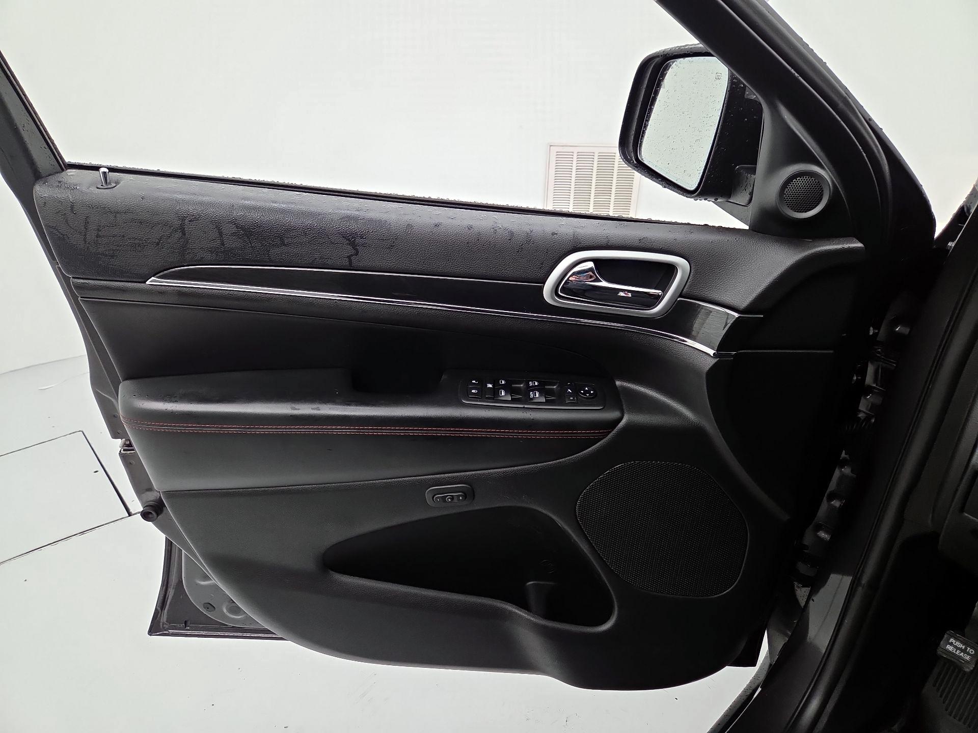 Thumbnail: 2018 Jeep Grand Cherokee - 12