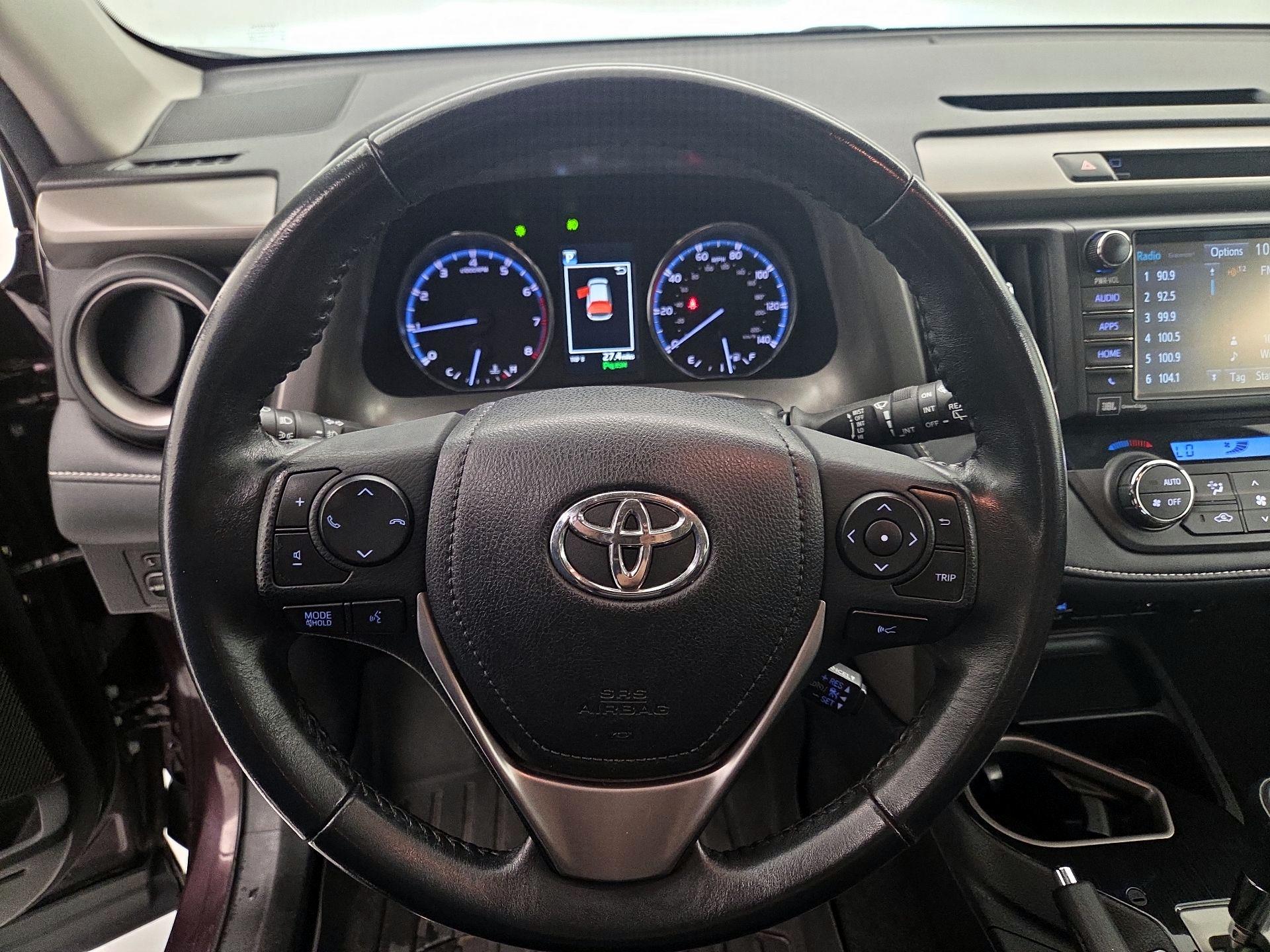 Thumbnail: 2018 Toyota RAV4 - 10