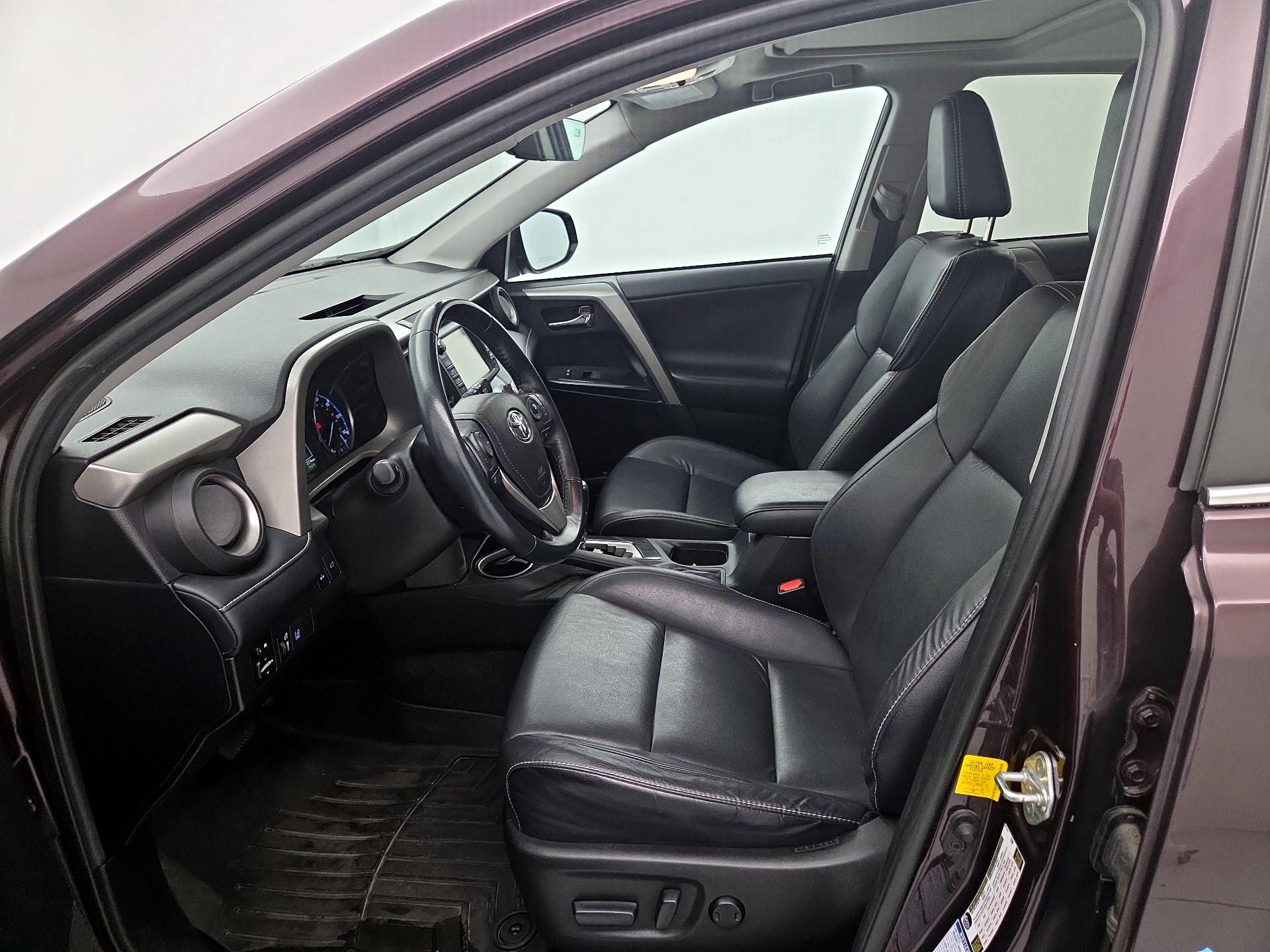Thumbnail: 2018 Toyota RAV4 - 11